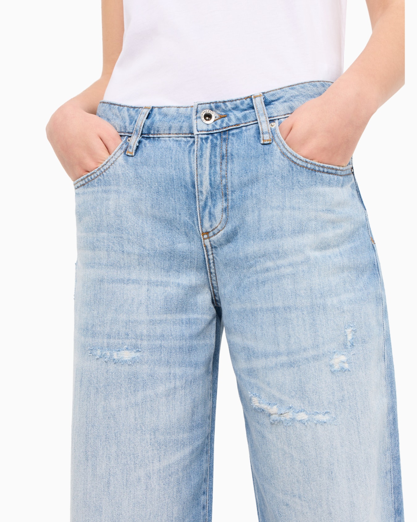 Relaxed fit jeans in rigid denim with embroidered monogram Diapositiva 4