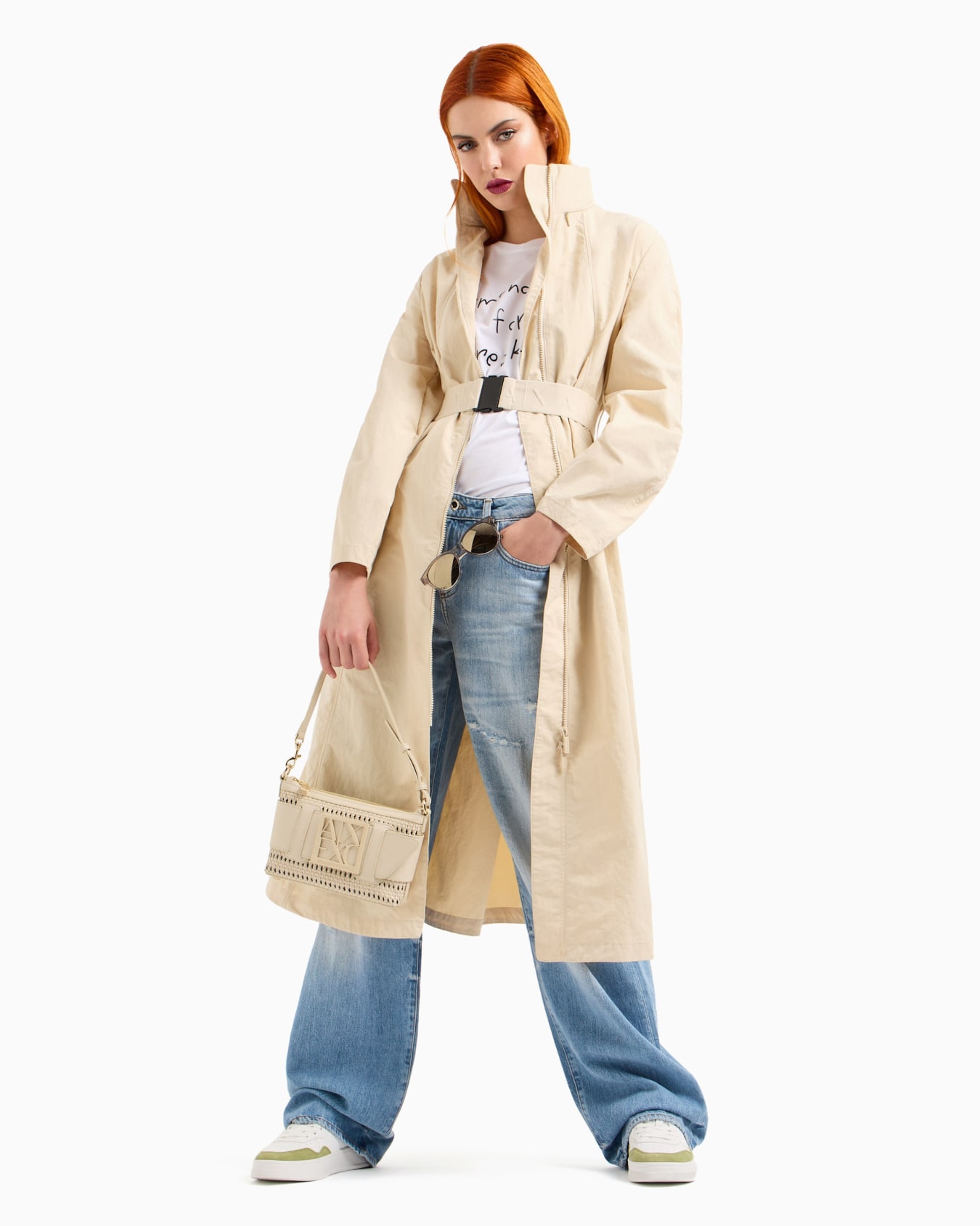Relaxed fit jeans in rigid denim with embroidered monogram Diapositiva 3