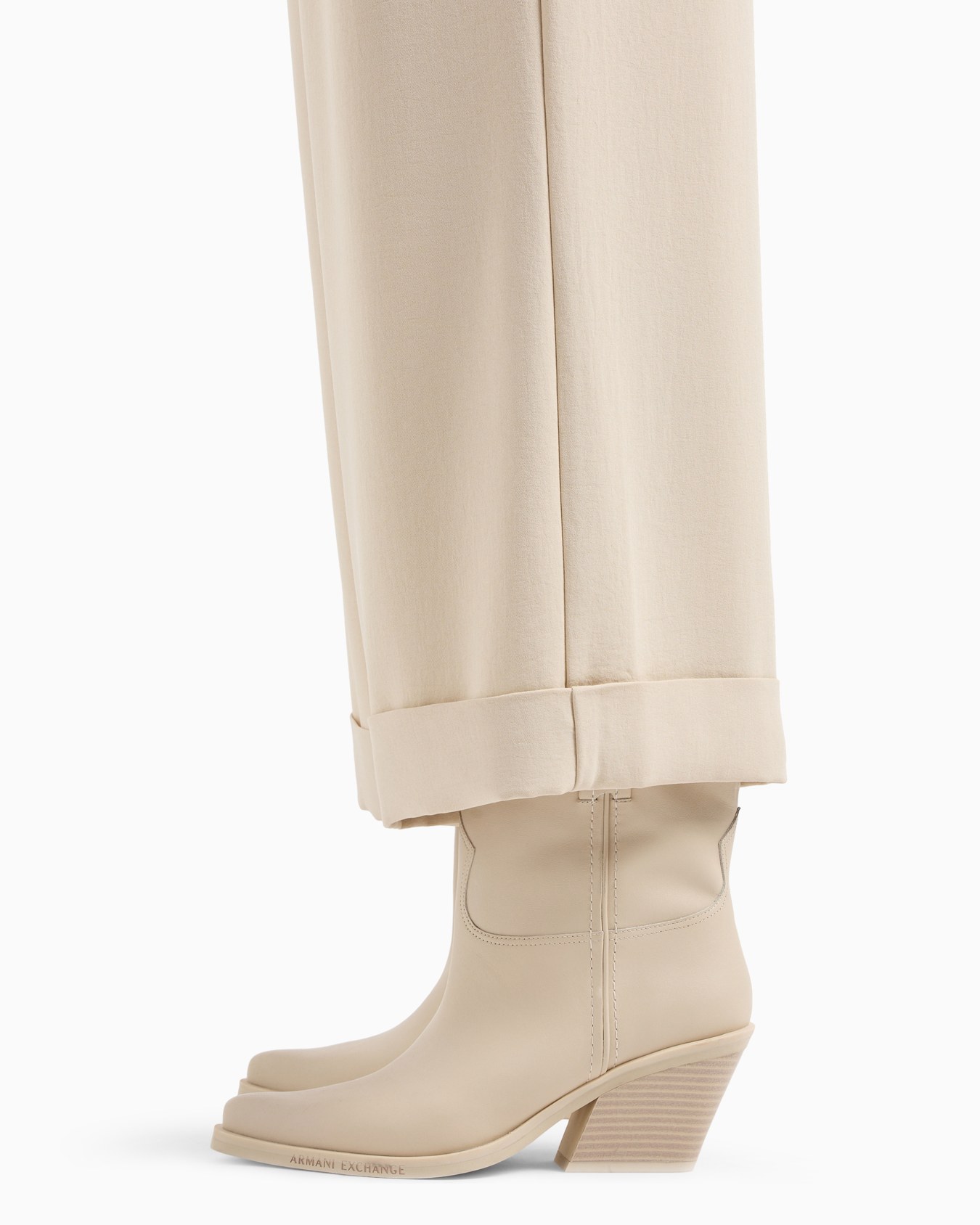 Regular fit gabardine trousers Diapositiva 5