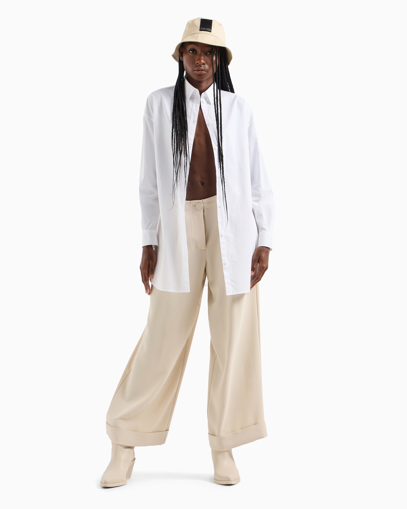 Regular fit gabardine trousers Diapositiva 3