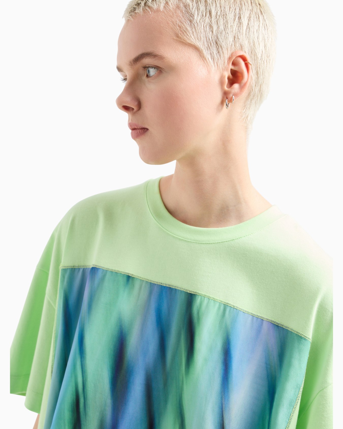 Relaxed fit T-shirt with round neck and logo Diapositiva 4