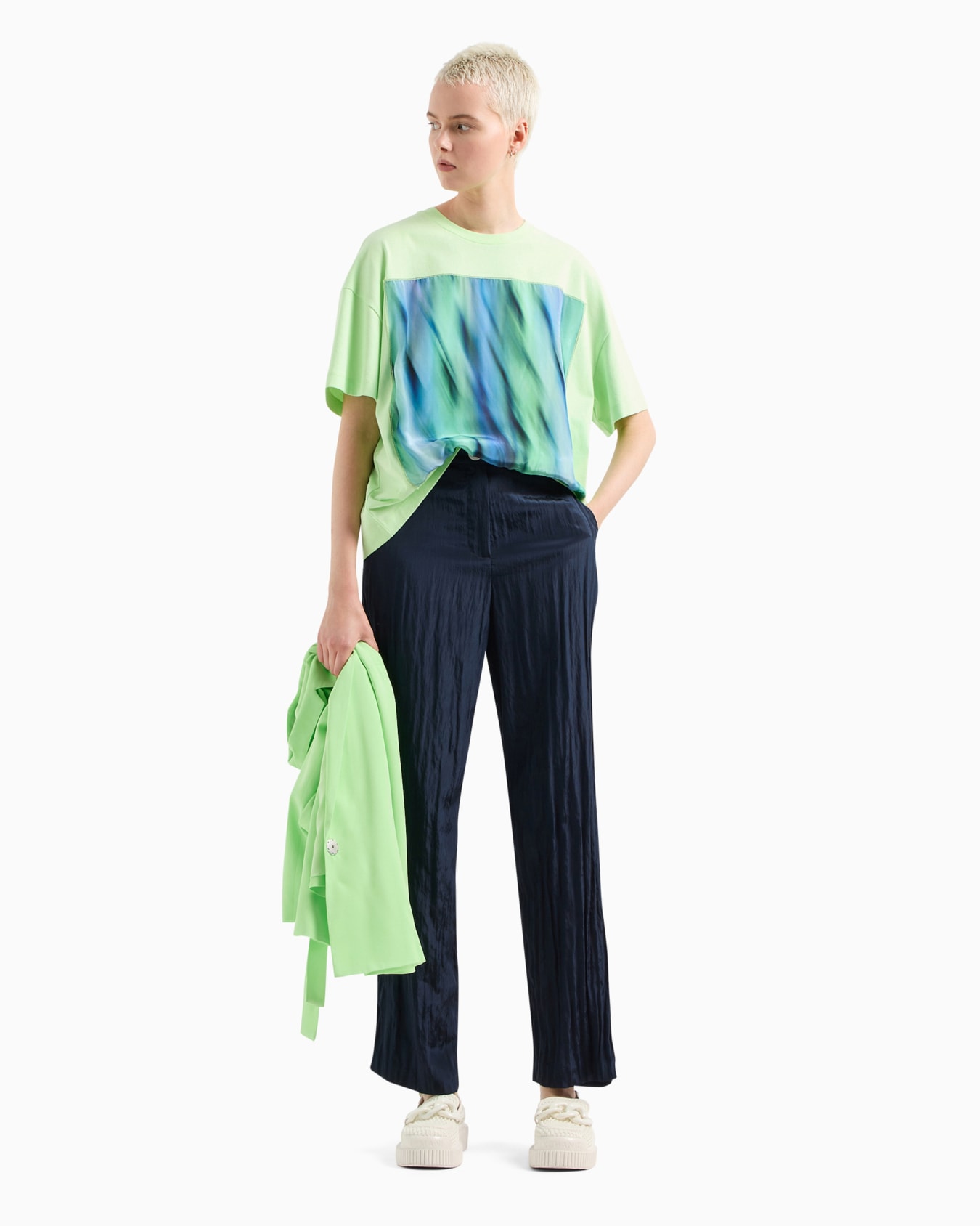Relaxed fit T-shirt with round neck and logo Diapositiva 3