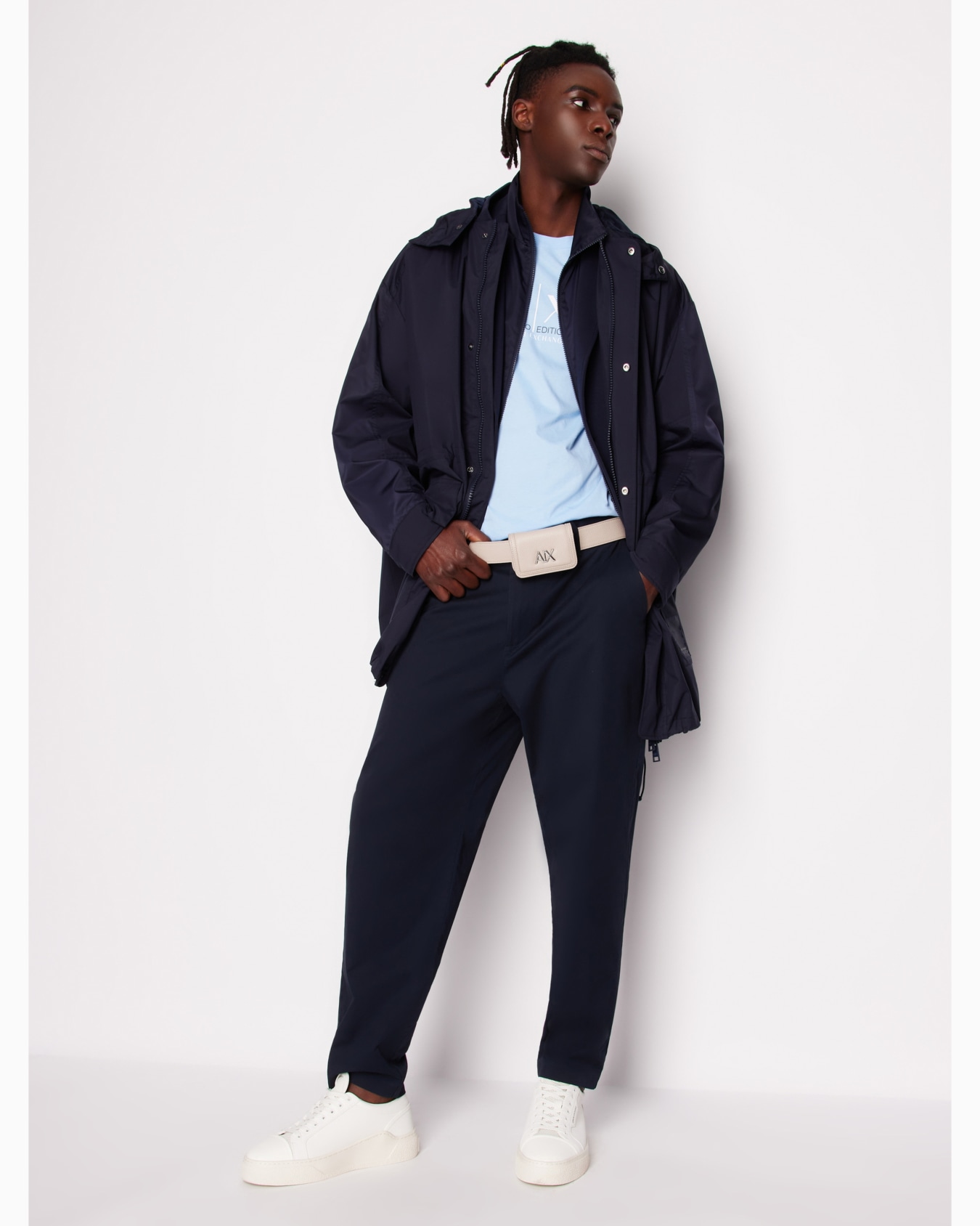 Single-breasted jacket in technical fabric with bib Diapositiva 3