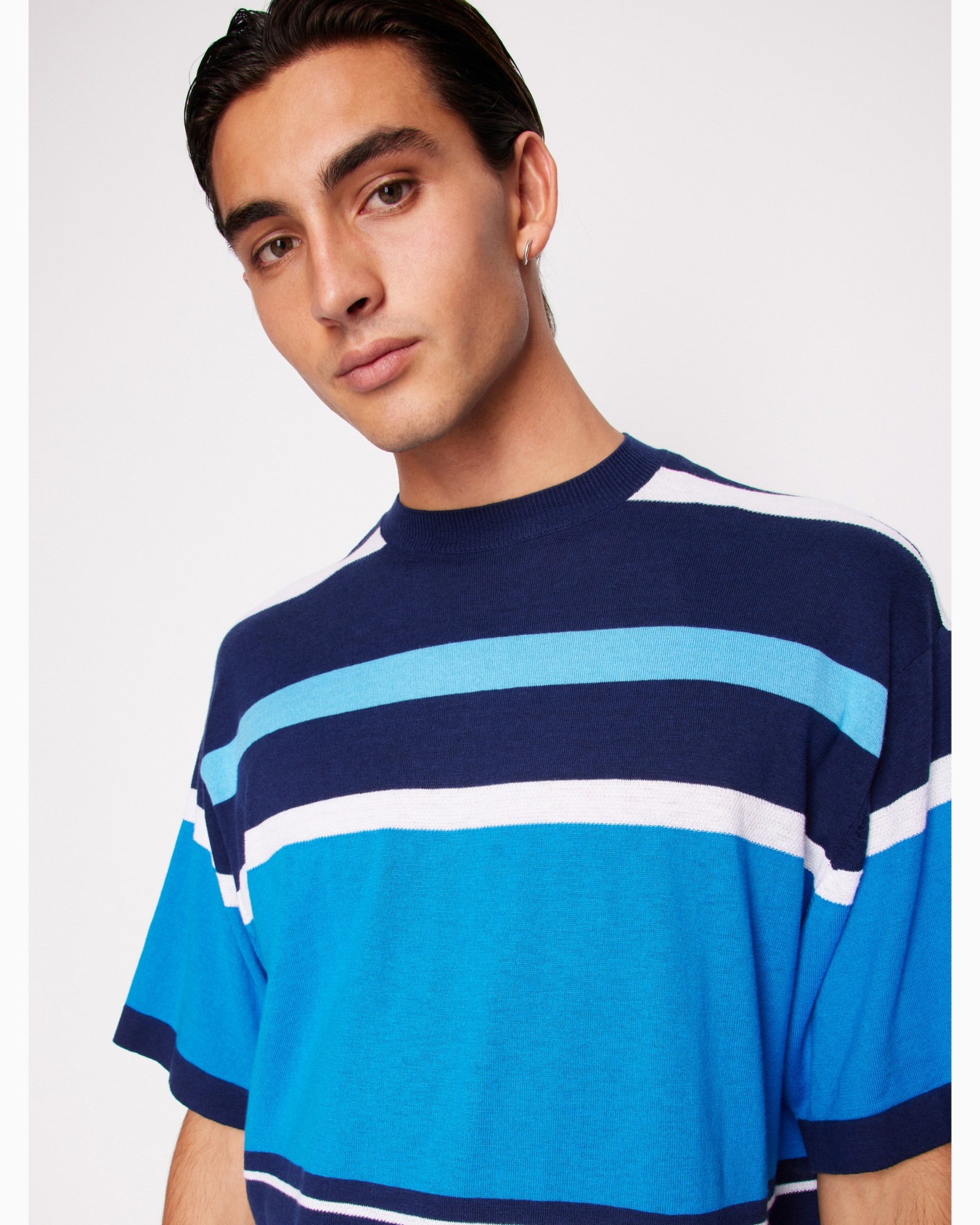 Striped short-sleeved shirt with drawstring Diapositiva 4