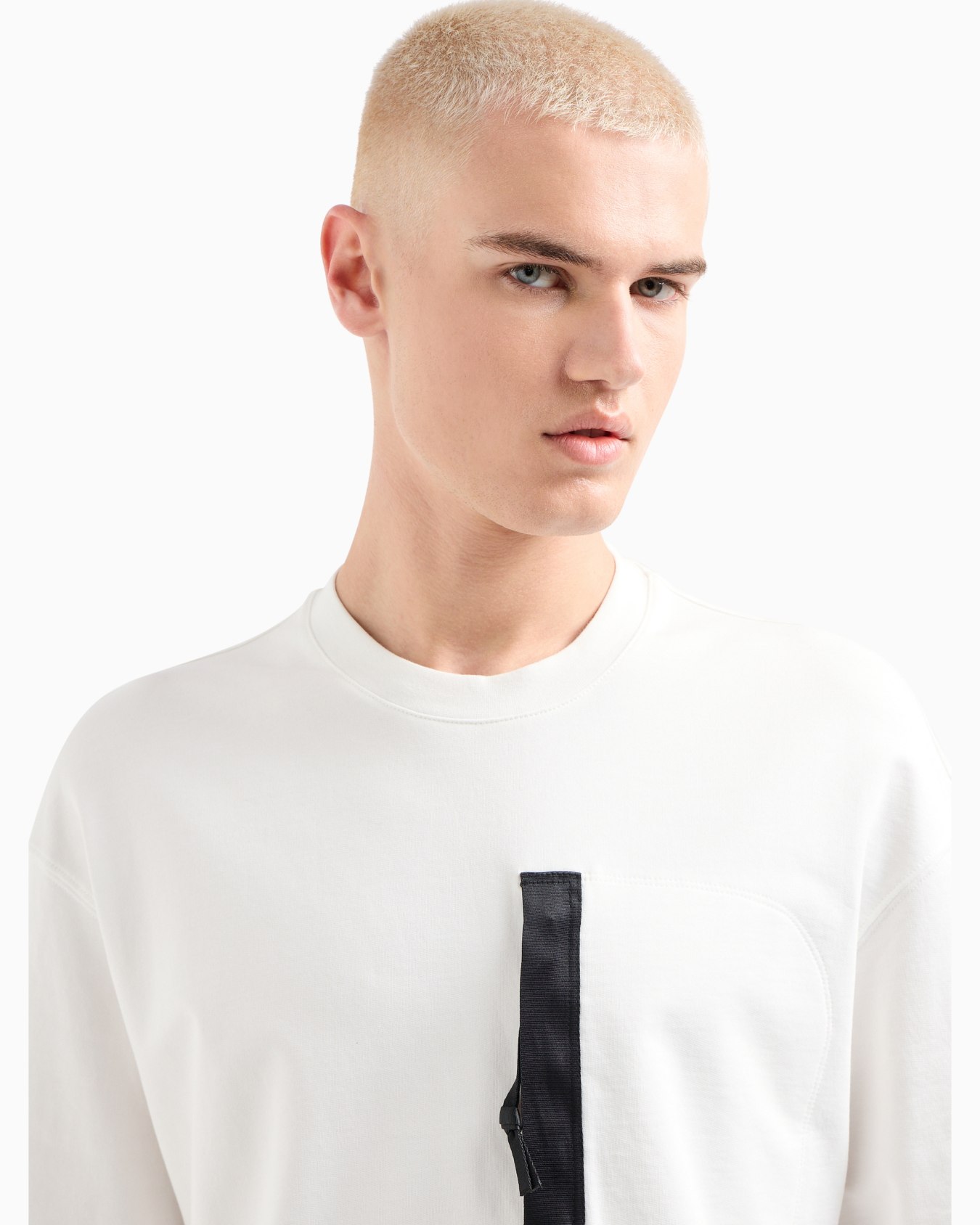 Relaxed fit T-shirt with round neck and logo Diapositiva 4