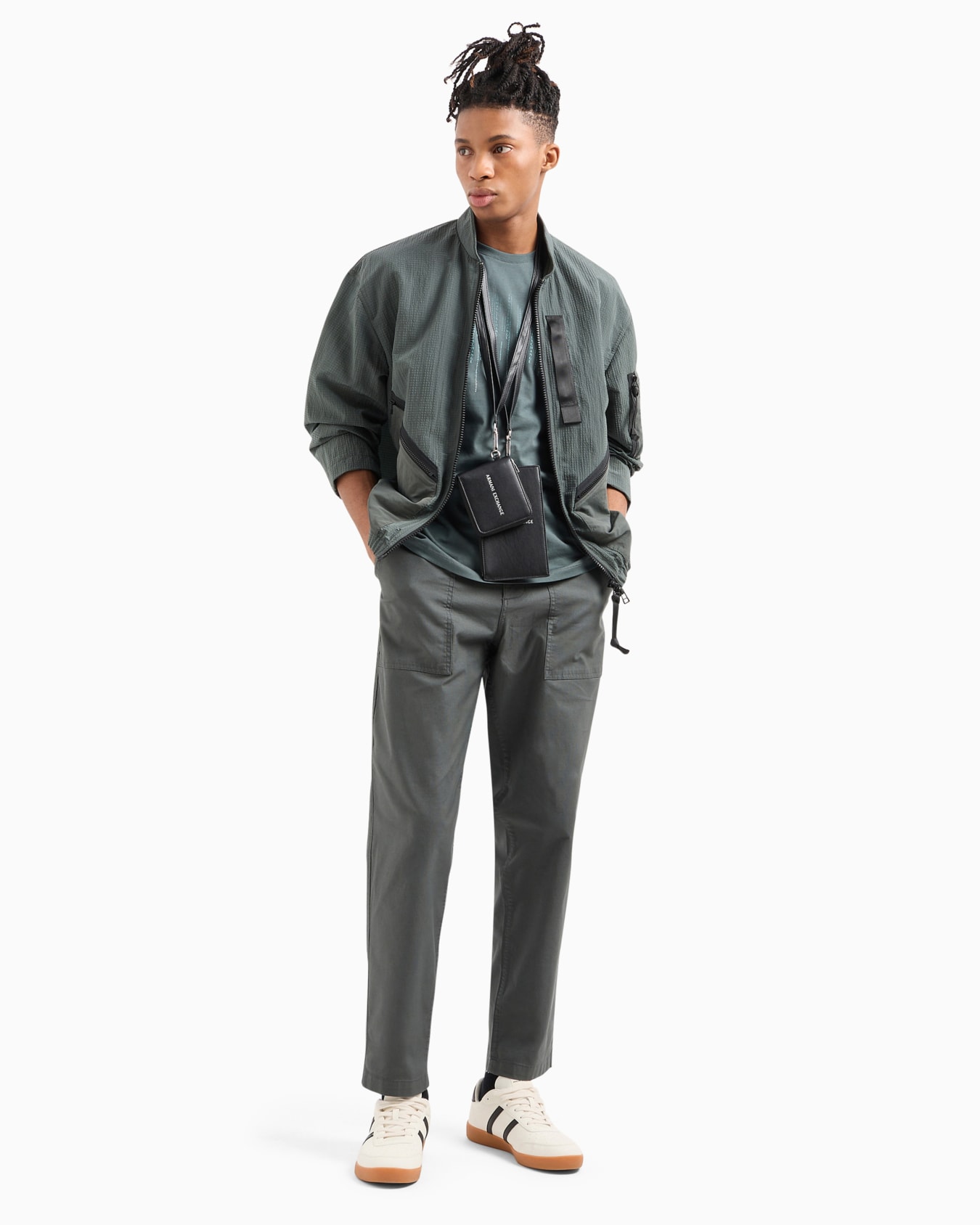 Regular fit gabardine trousers Diapositiva 3