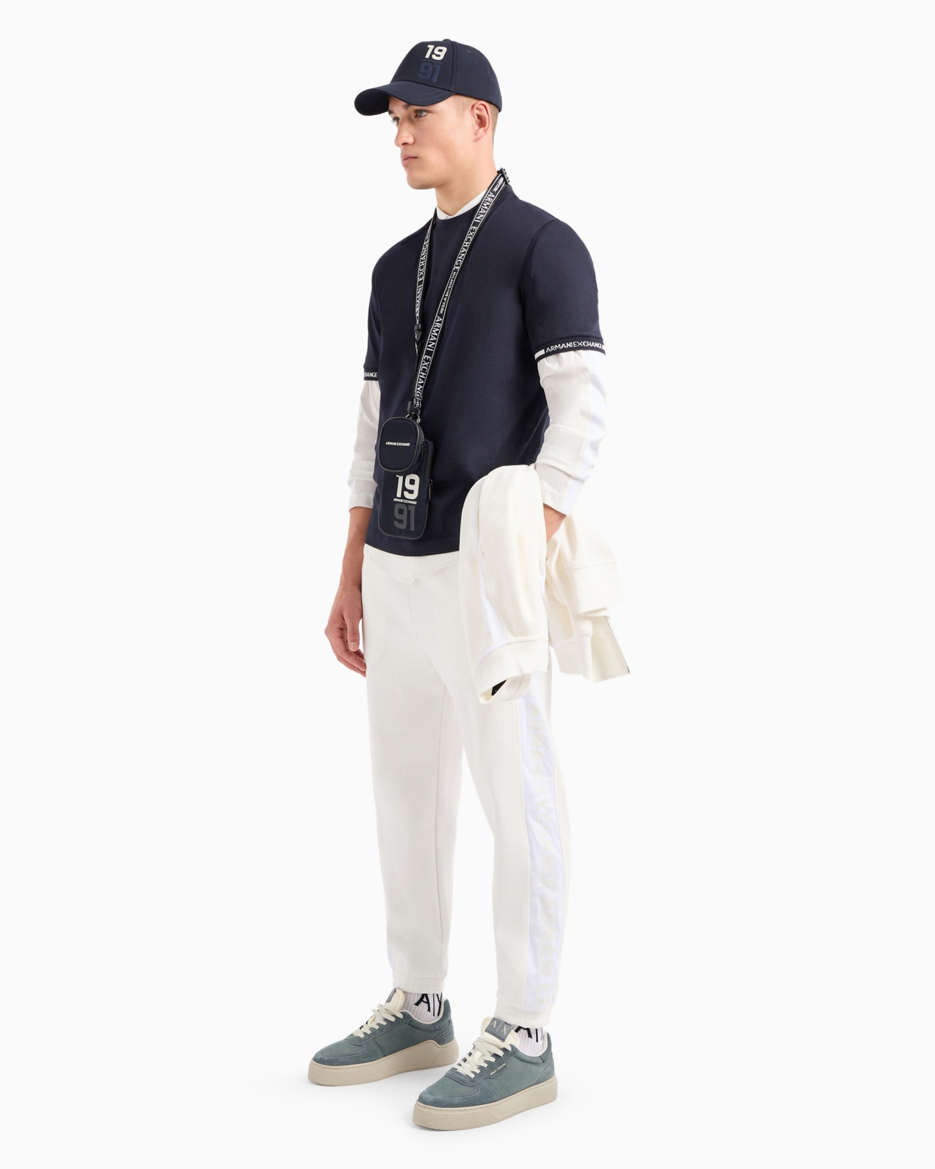 Soft yarn jogger pants with logo Diapositiva 3