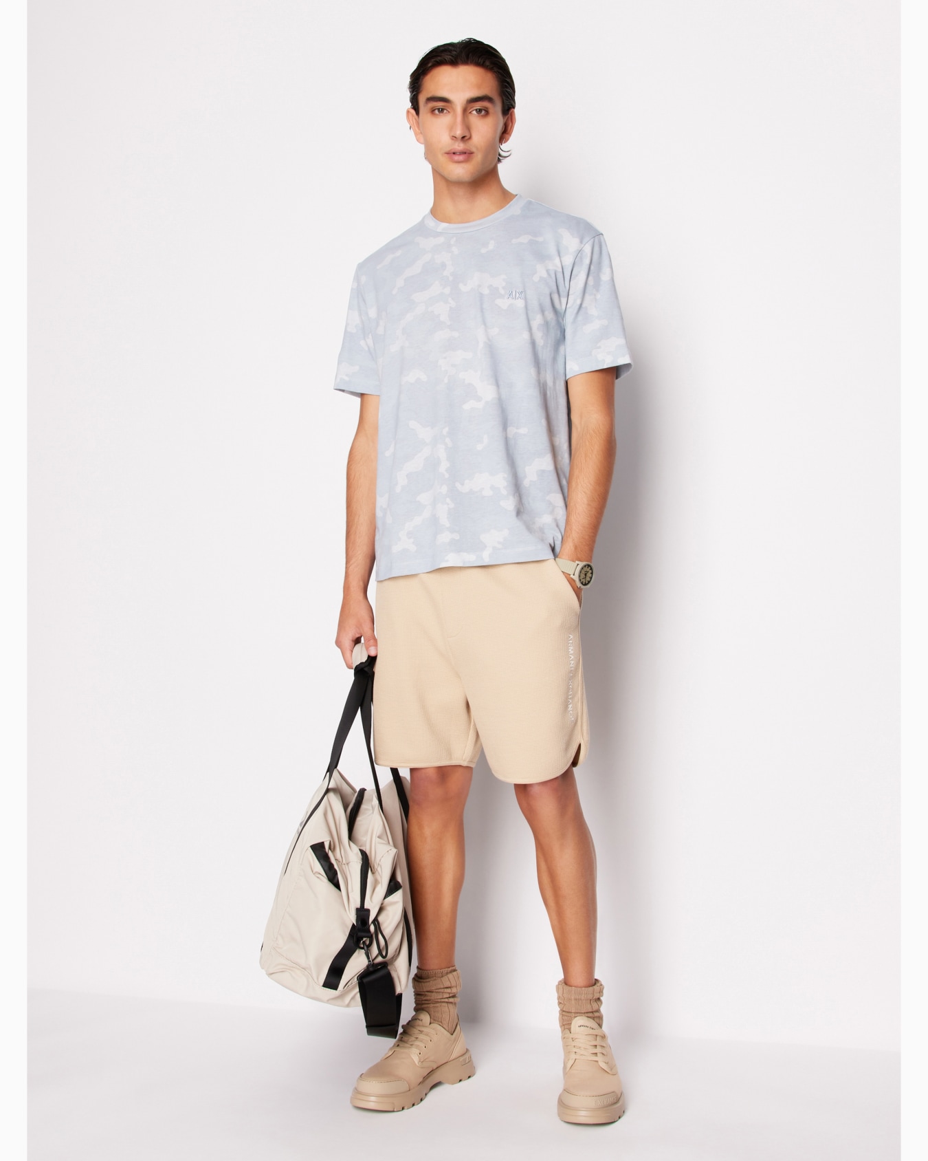 Relaxed fit T-shirt with round neck and logo Diapositiva 3
