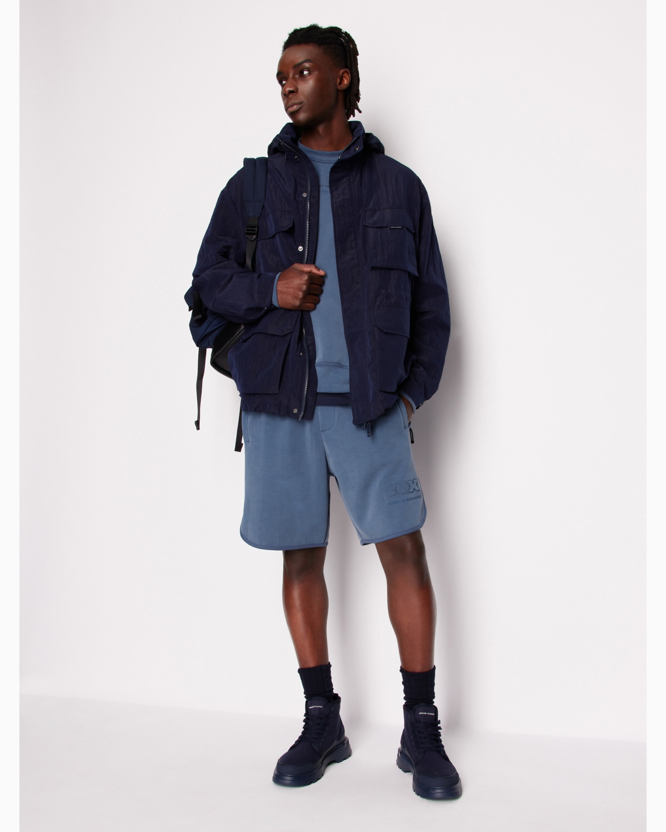 Relaxed fit T-shirt with round neck and logo Slide 3