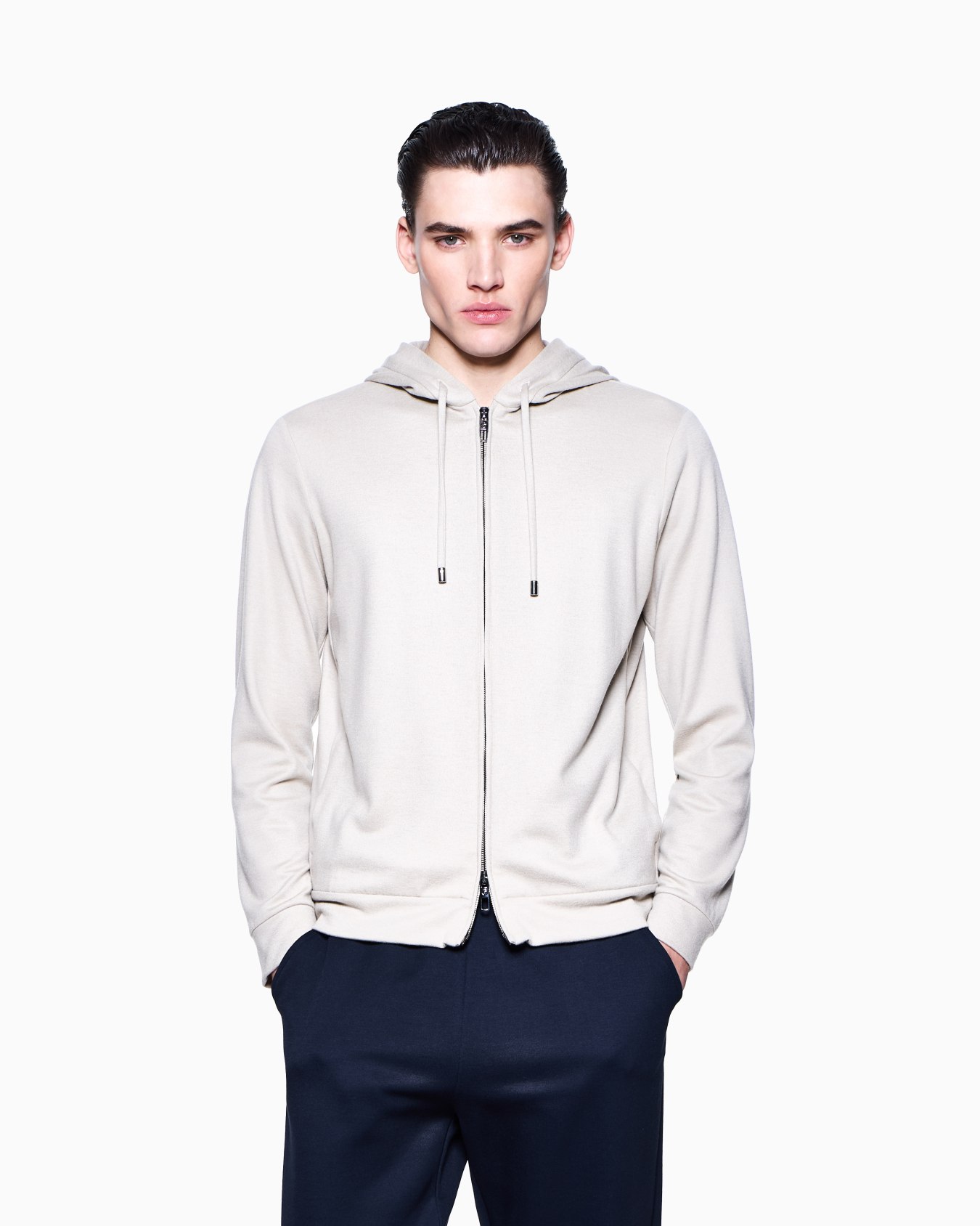 Hooded sweatshirt in pure cashmere cloth Slide 3