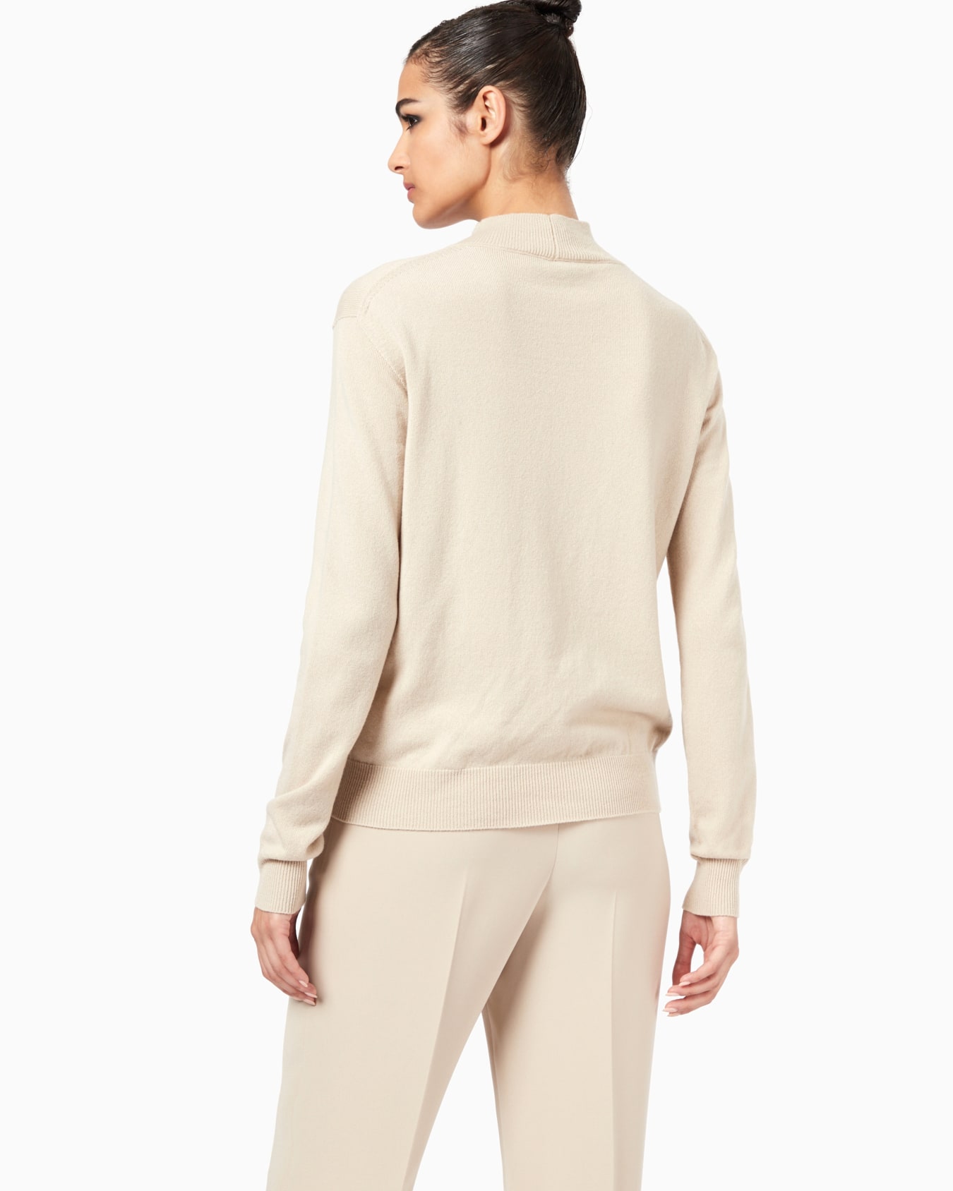 Pure cashmere roll neck sweater スライドする 2