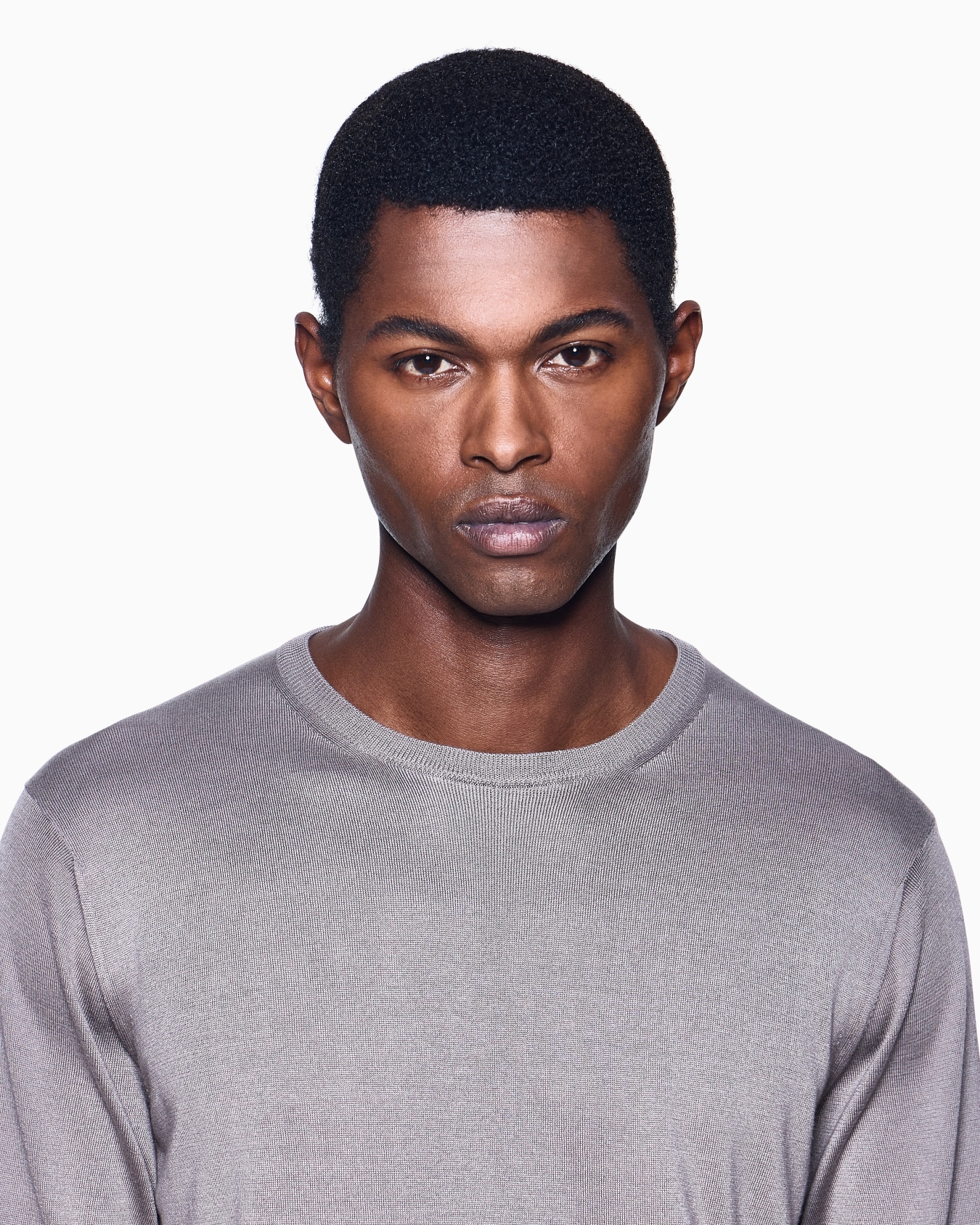 Long-sleeved, crew-neck jumper in silk and cotton Slide 4