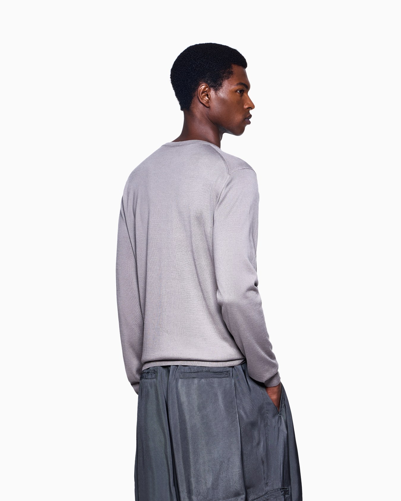 Long-sleeved, crew-neck jumper in silk and cotton Slide 2