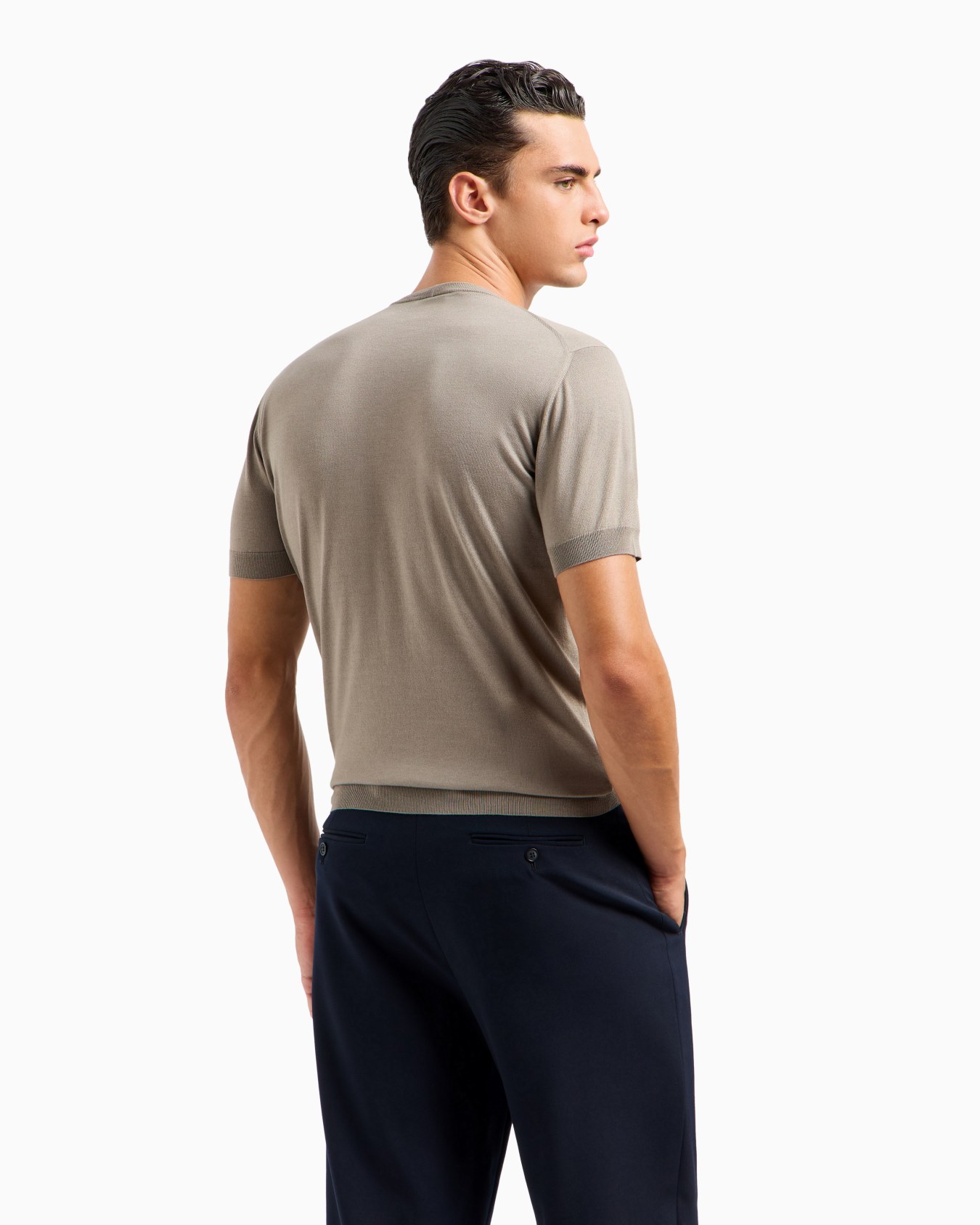 Short-sleeved, crew-neck jumper in silk and cotton Slide 2