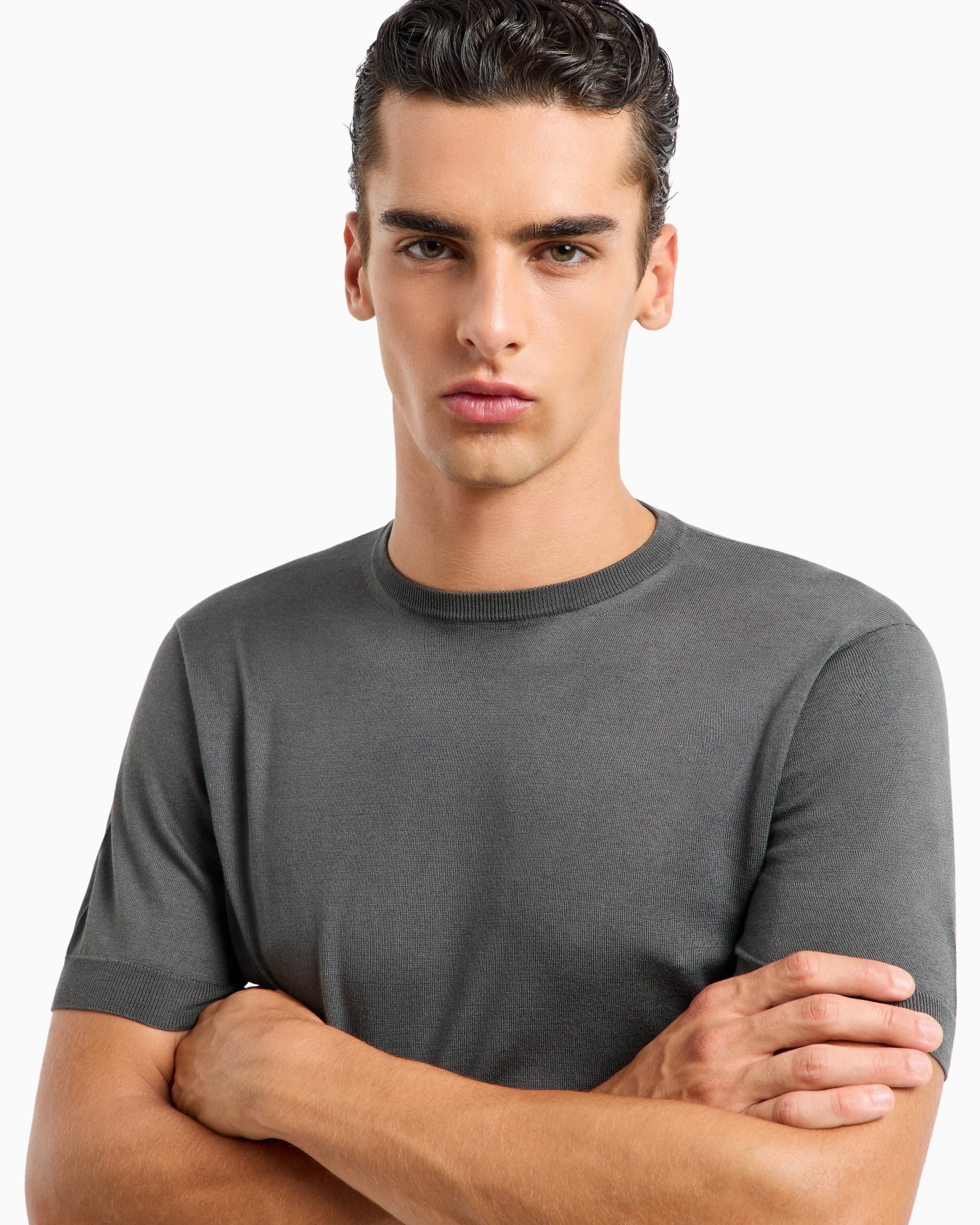 Short-sleeved, crew-neck jumper in silk and cotton Slide 4