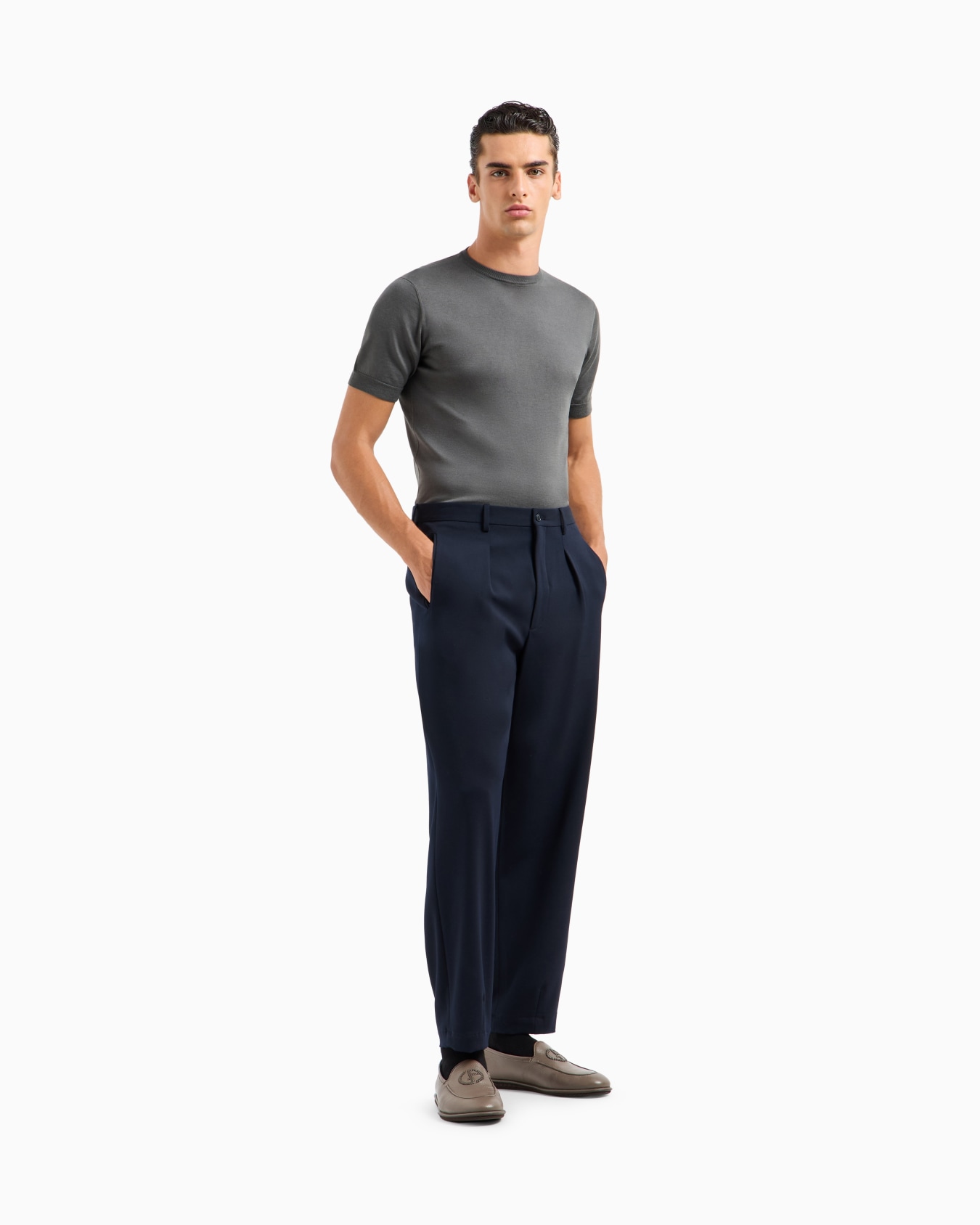 Short-sleeved, crew-neck jumper in silk and cotton Slide 1