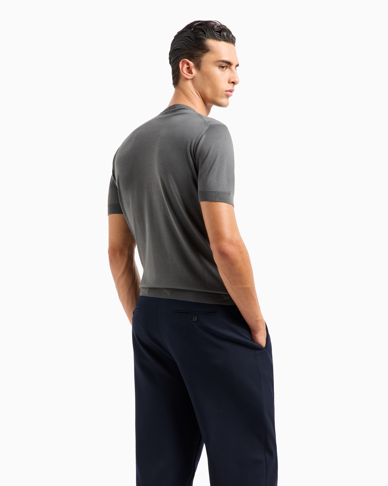 Short-sleeved, crew-neck jumper in silk and cotton Slide 2