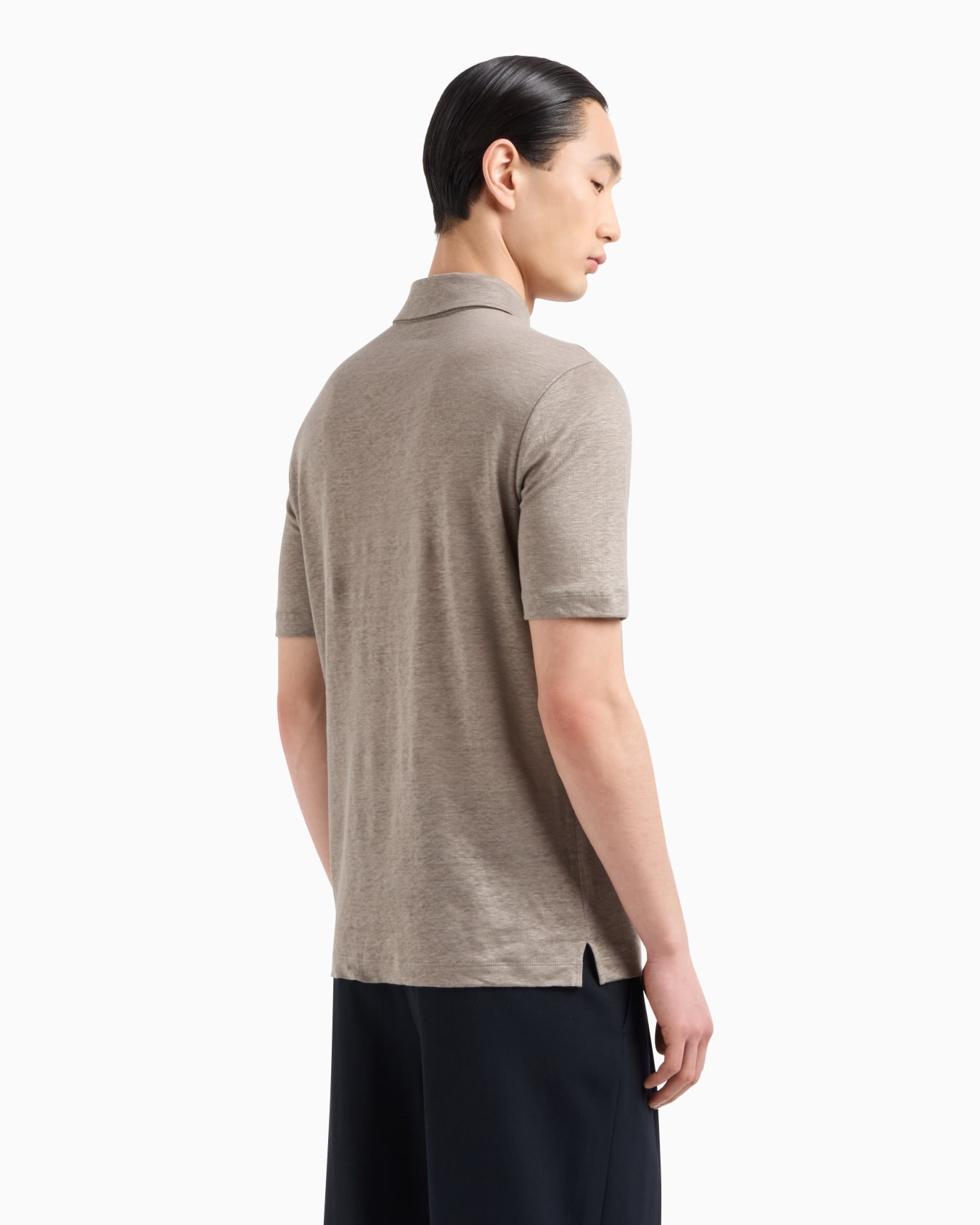 Short-sleeved polo shirt in pure linen jersey Slide 2