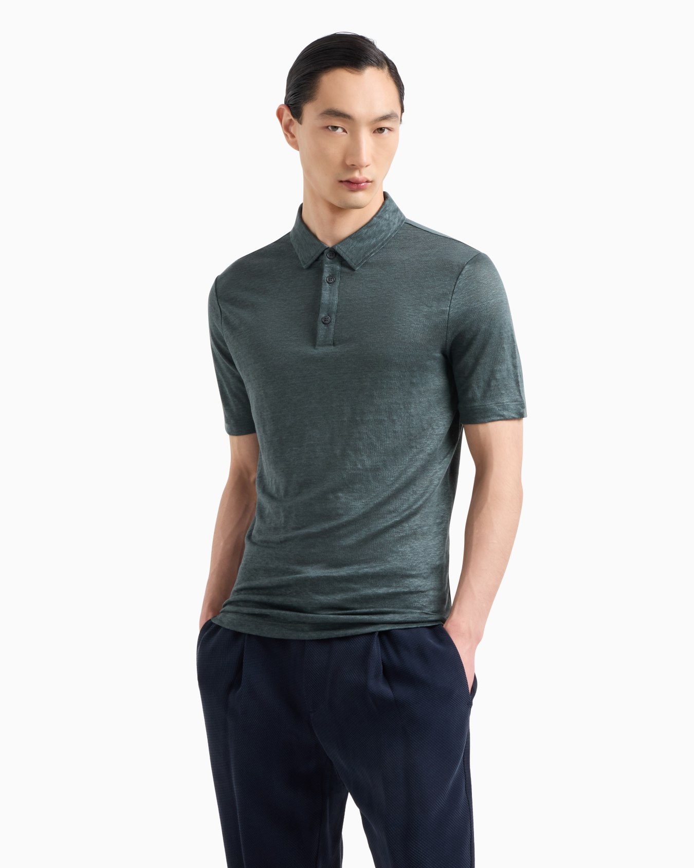 Short-sleeved polo shirt in pure linen jersey Slide 3