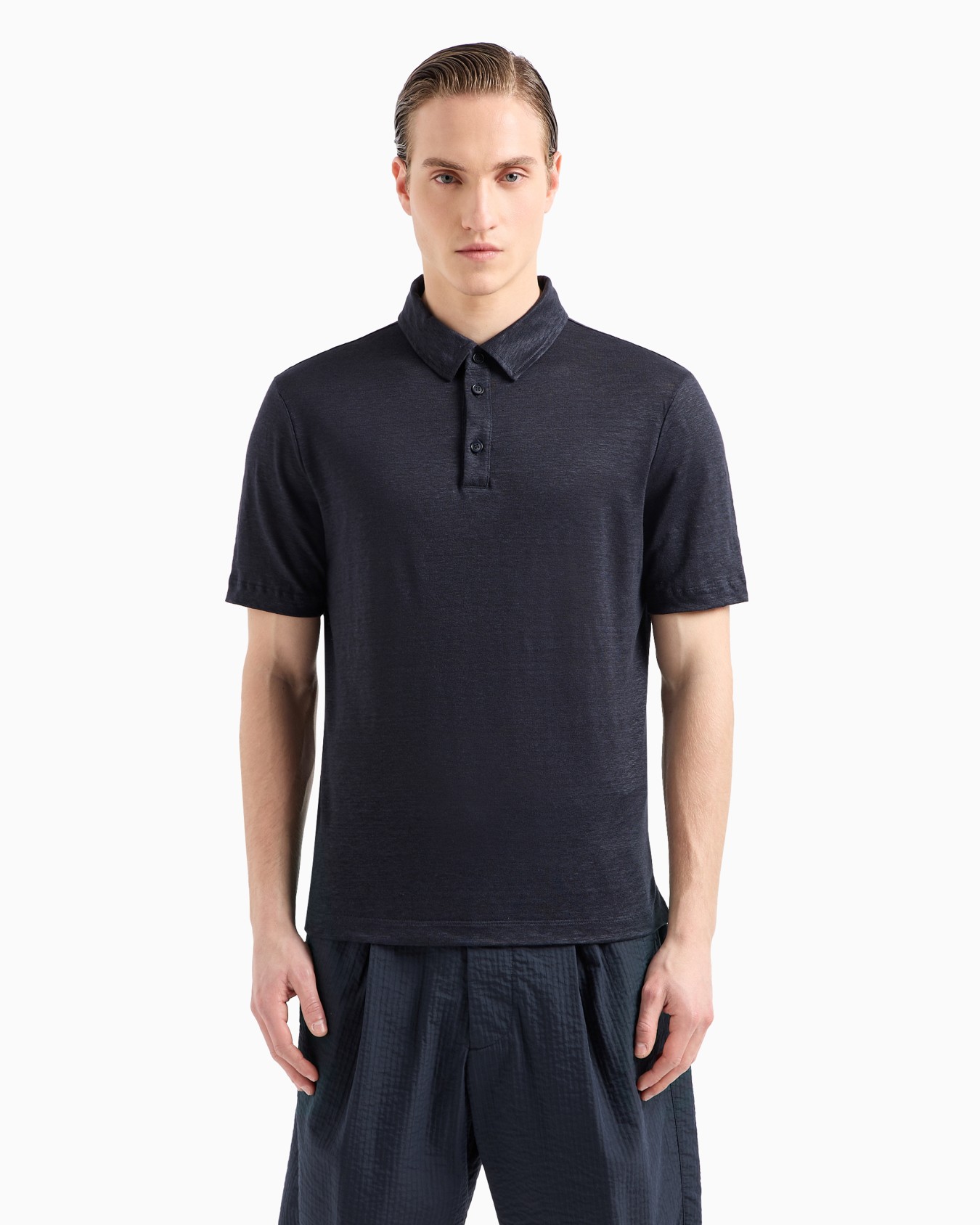Short-sleeved polo shirt in pure linen jersey Slide 3