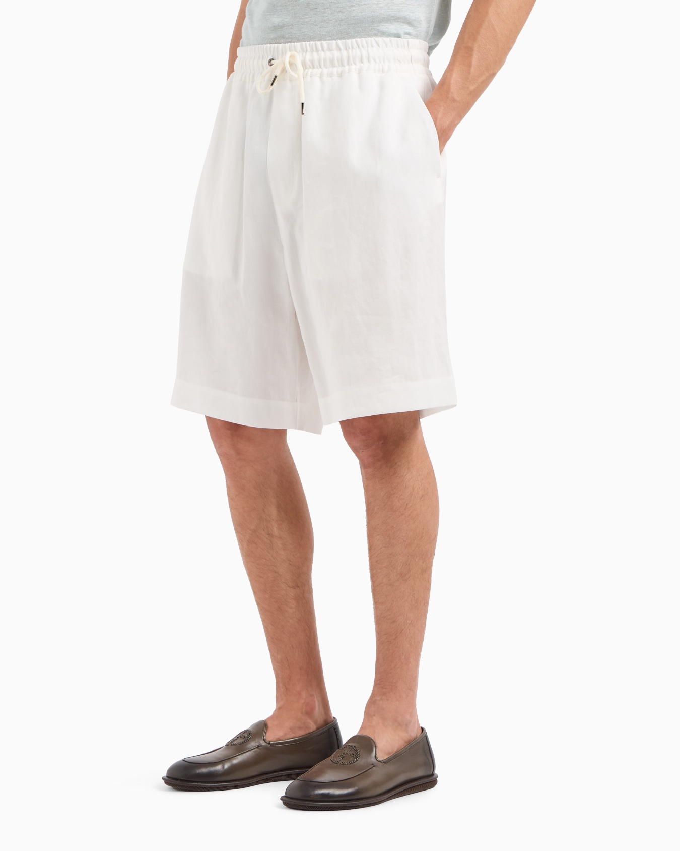 Pure linen canvas flat-front Bermuda shorts Slide 1
