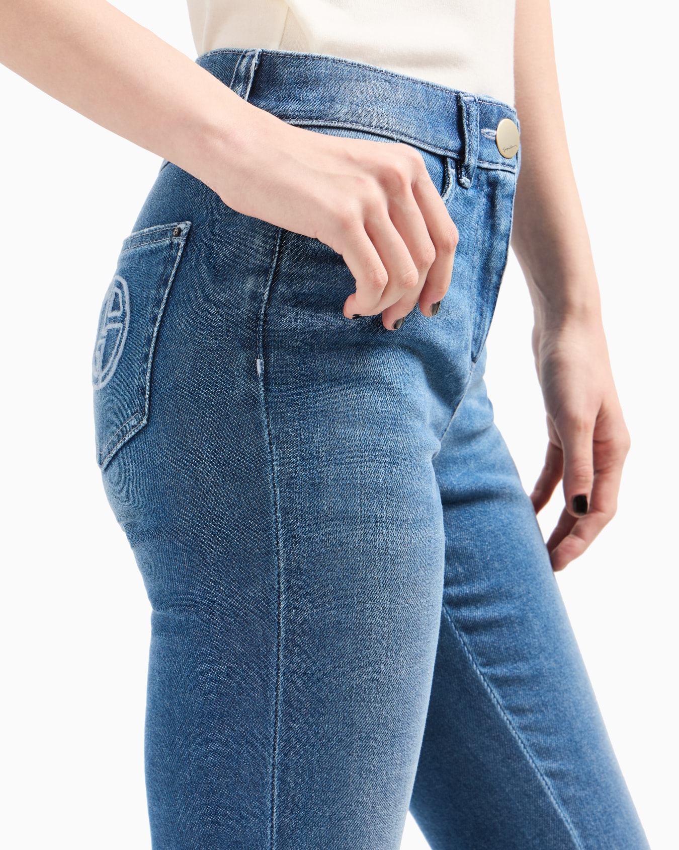 Pantalones de cinco bolsillos en denim de algodón elástico de la colección Denim Diapositiva 4