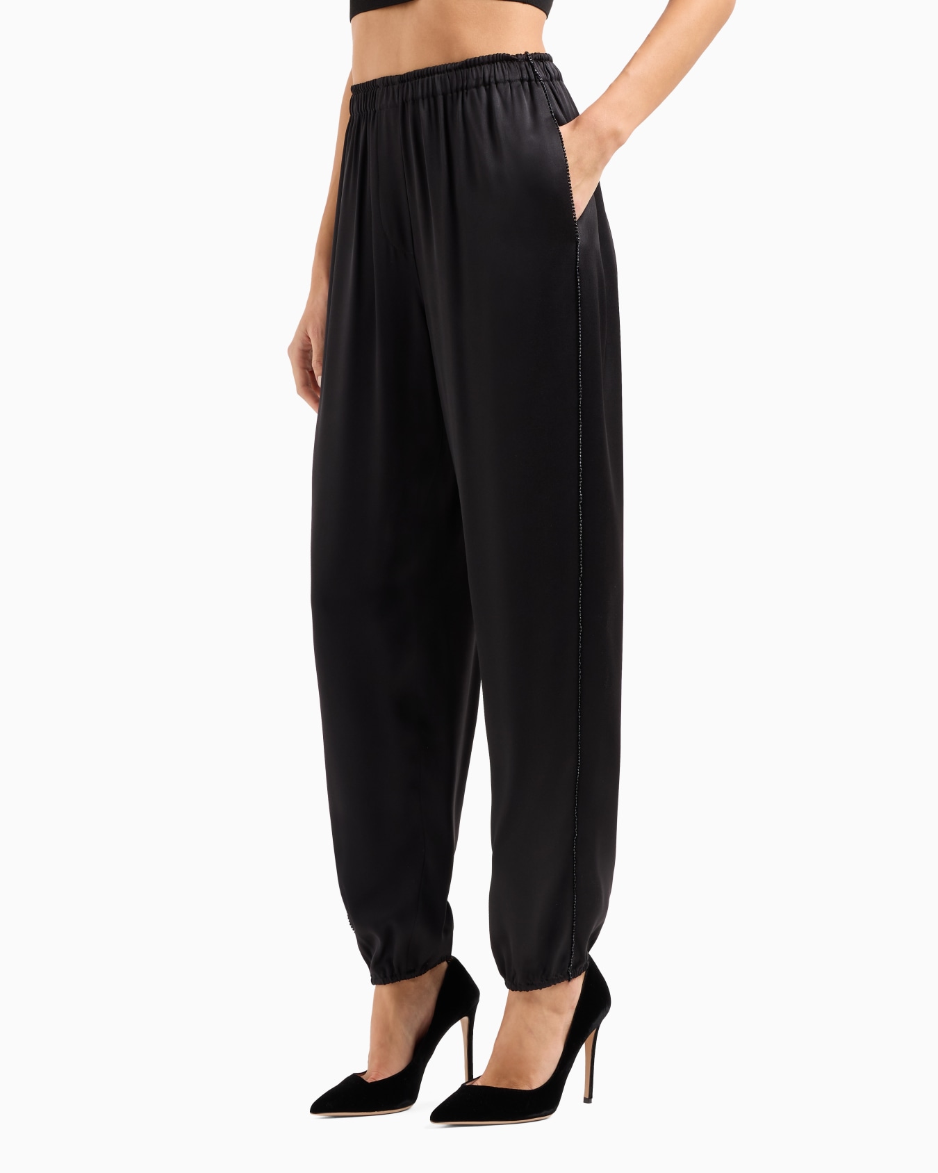 Gerade Seidenhose mit Kristallpaspeln Folie 3