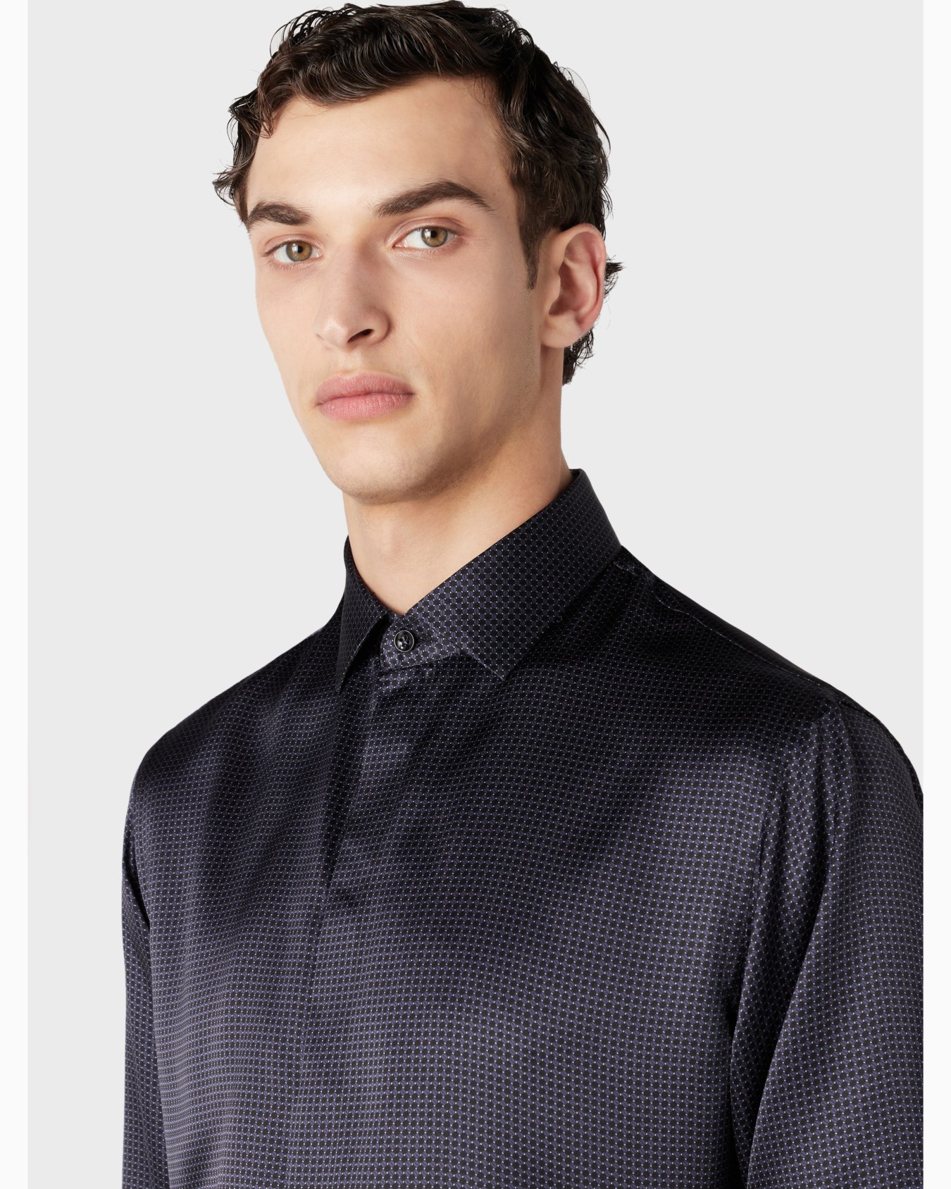 Camicia regular fit in seta stampata Slide 4