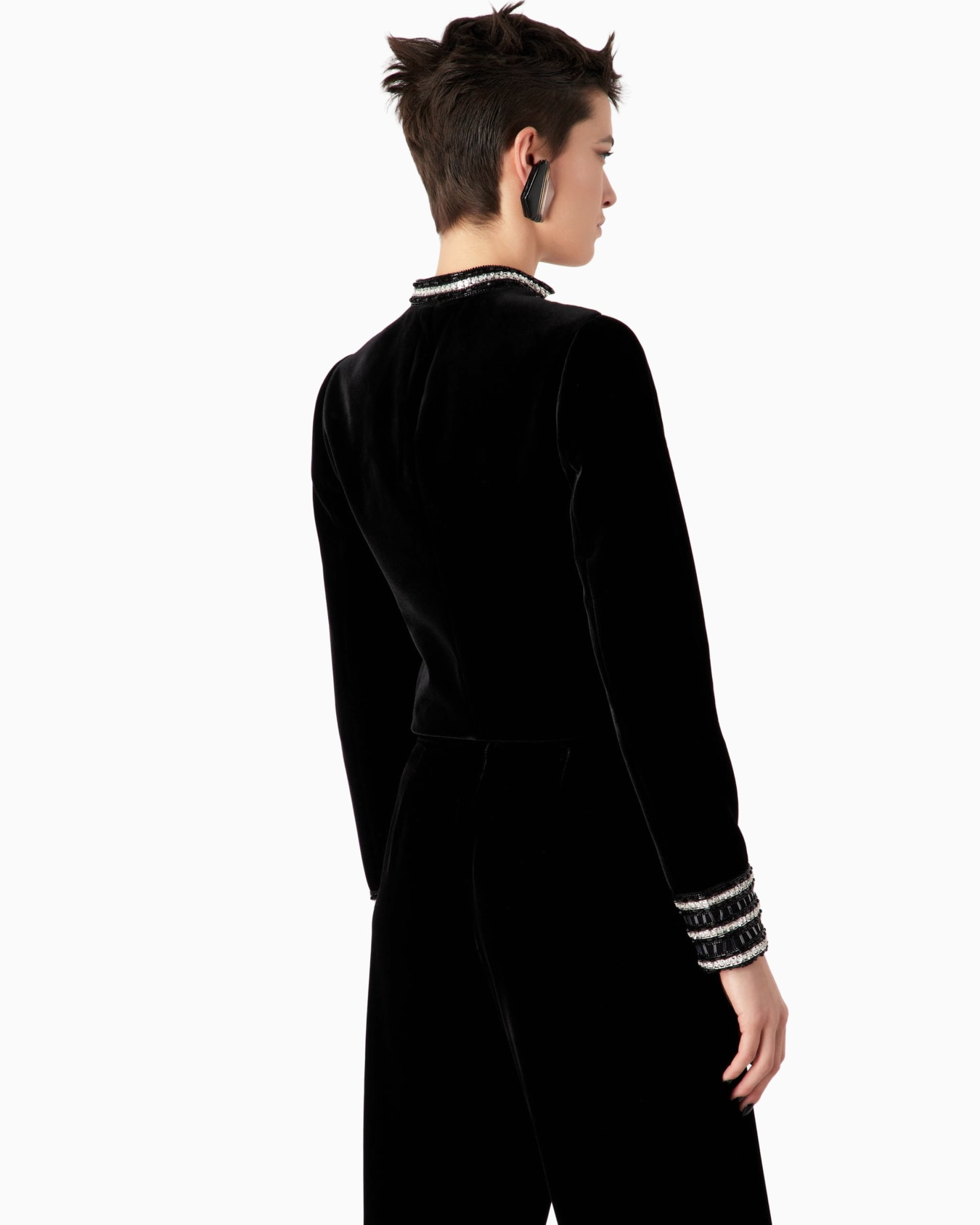 Short velvet jacket with embroidered roses Slide 2