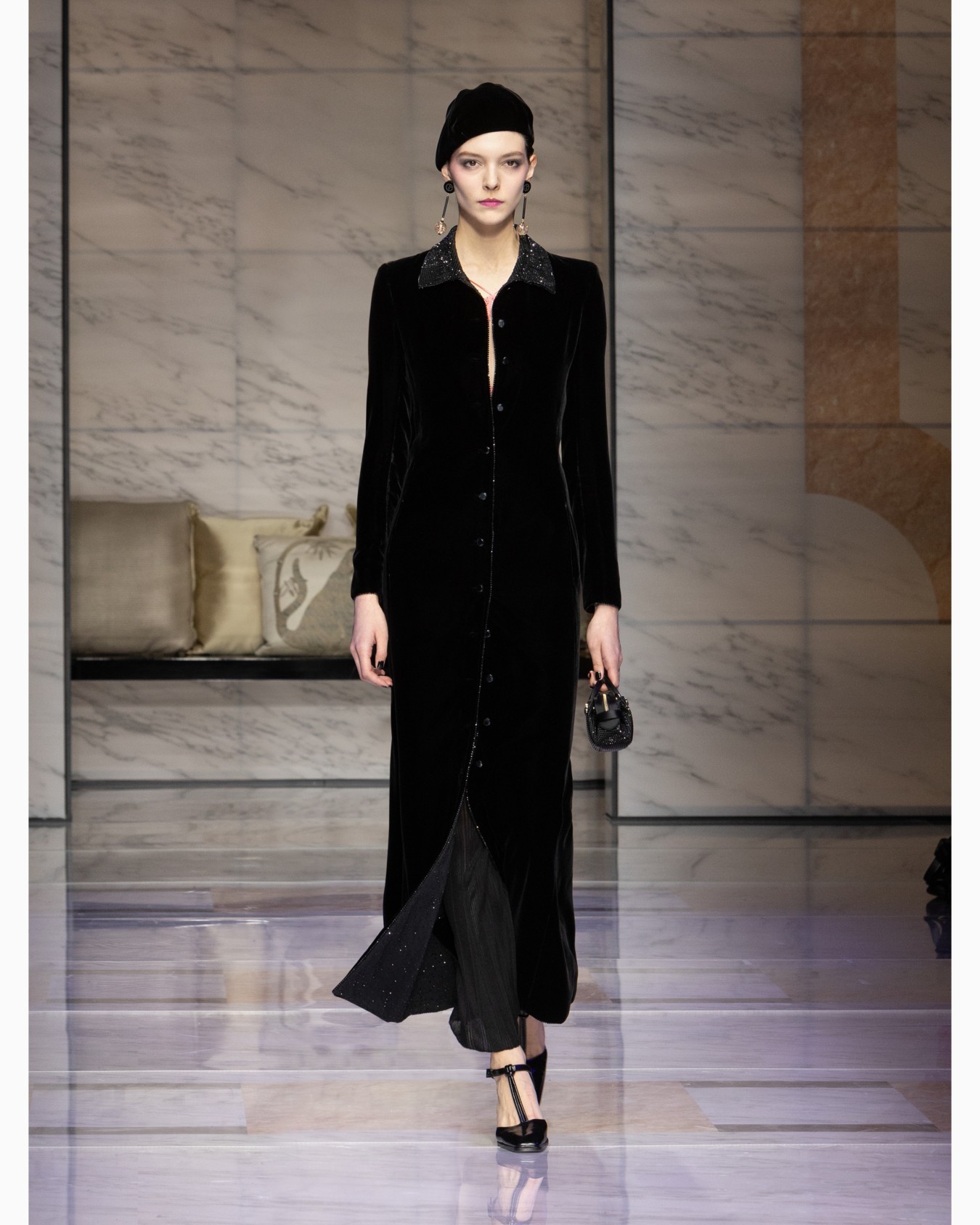 Cappotto lungo monopetto in velluto Slide 7
