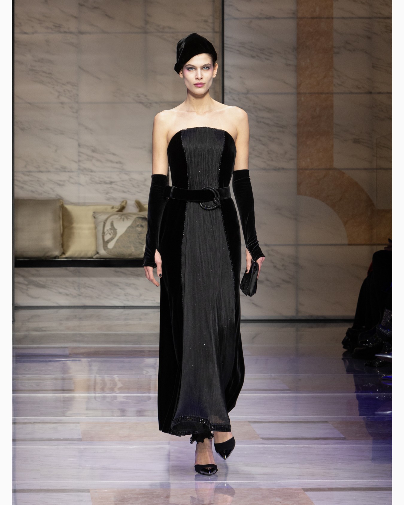 Velvet and silk bustier dress Diapositiva 1
