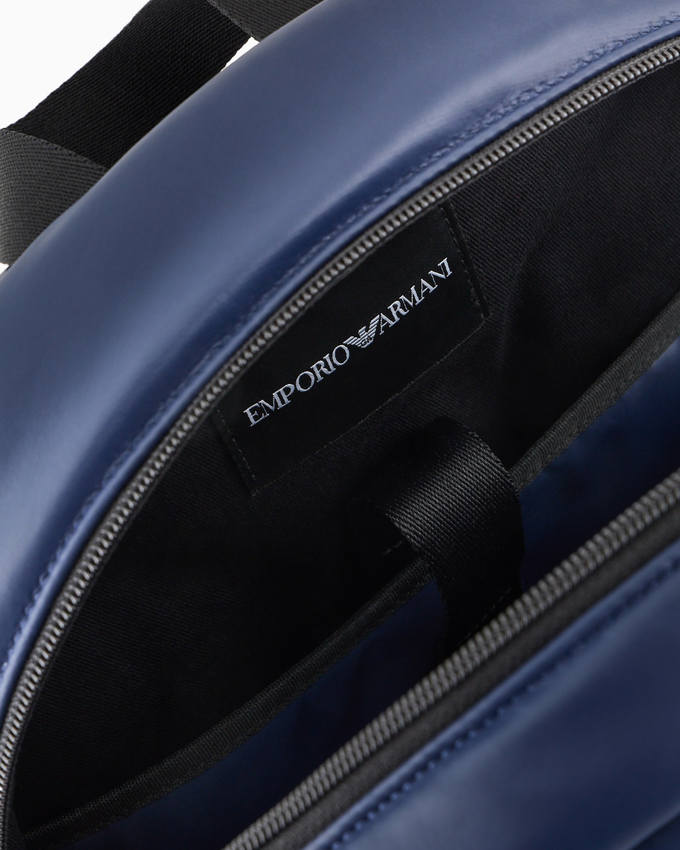 Sac à dos multi-poches en tissu enduit avec écusson blason logo Diapositive 3