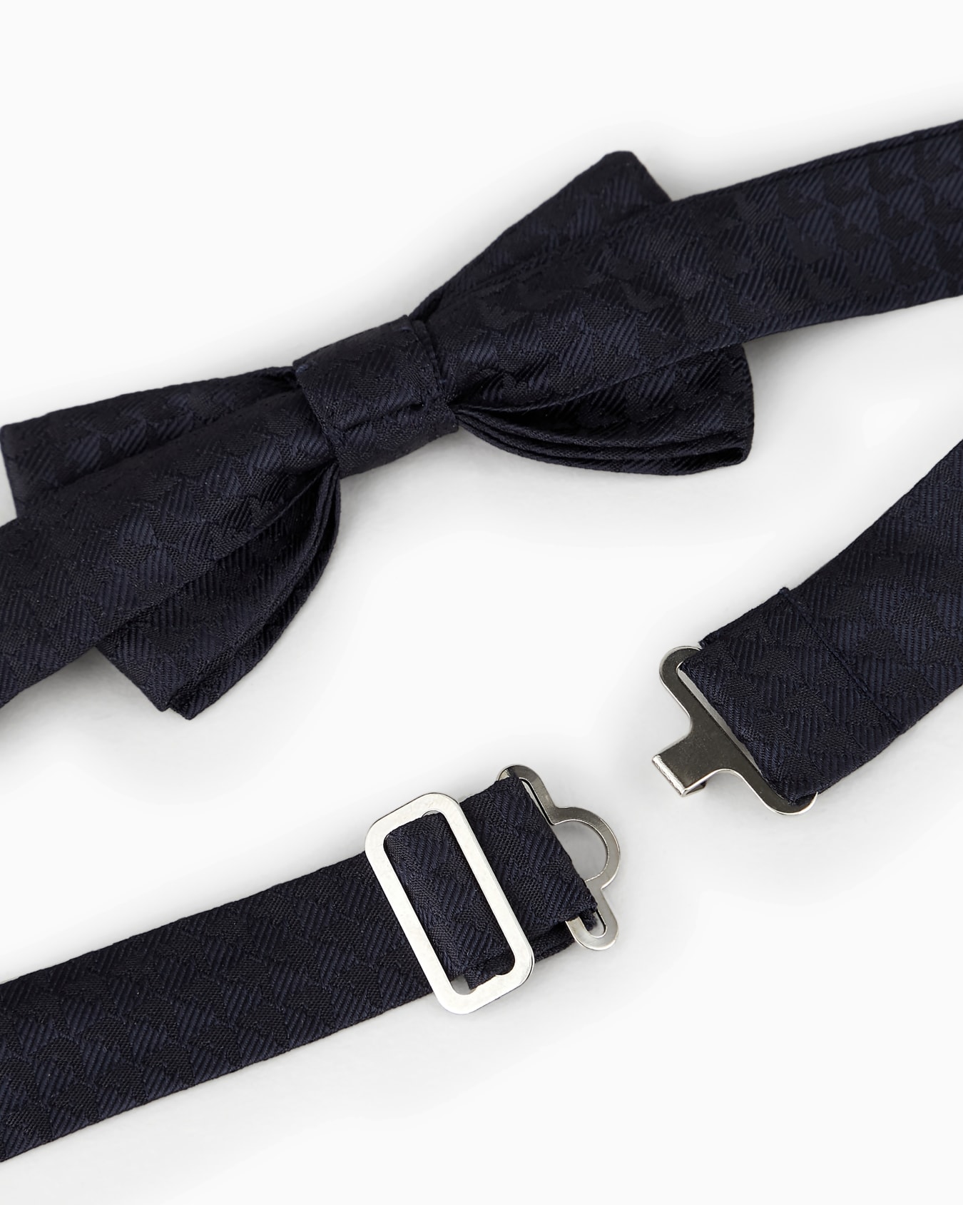 Pure silk bow tie with all-over jacquard eagle Slide 1