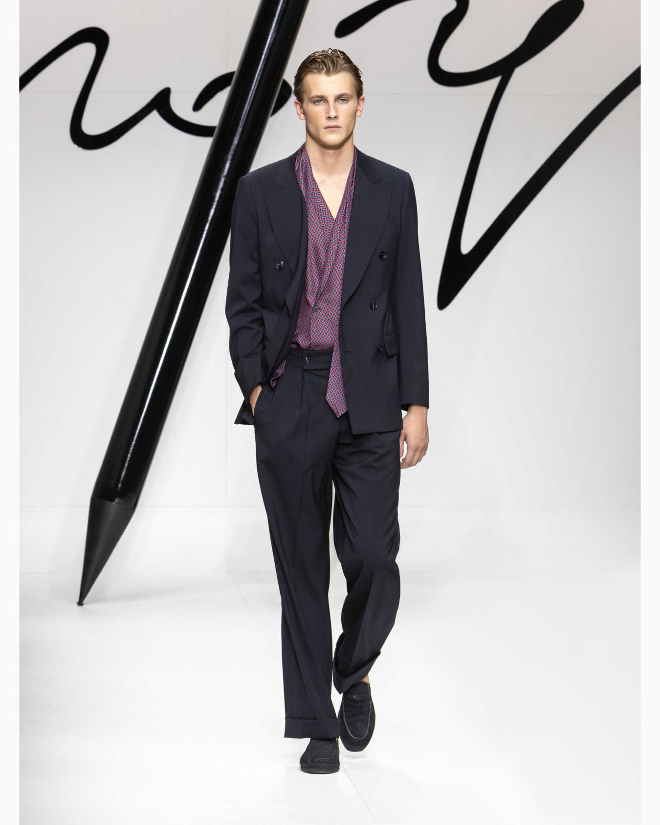Virgin-wool double-breasted Royal Line suit Slide 8