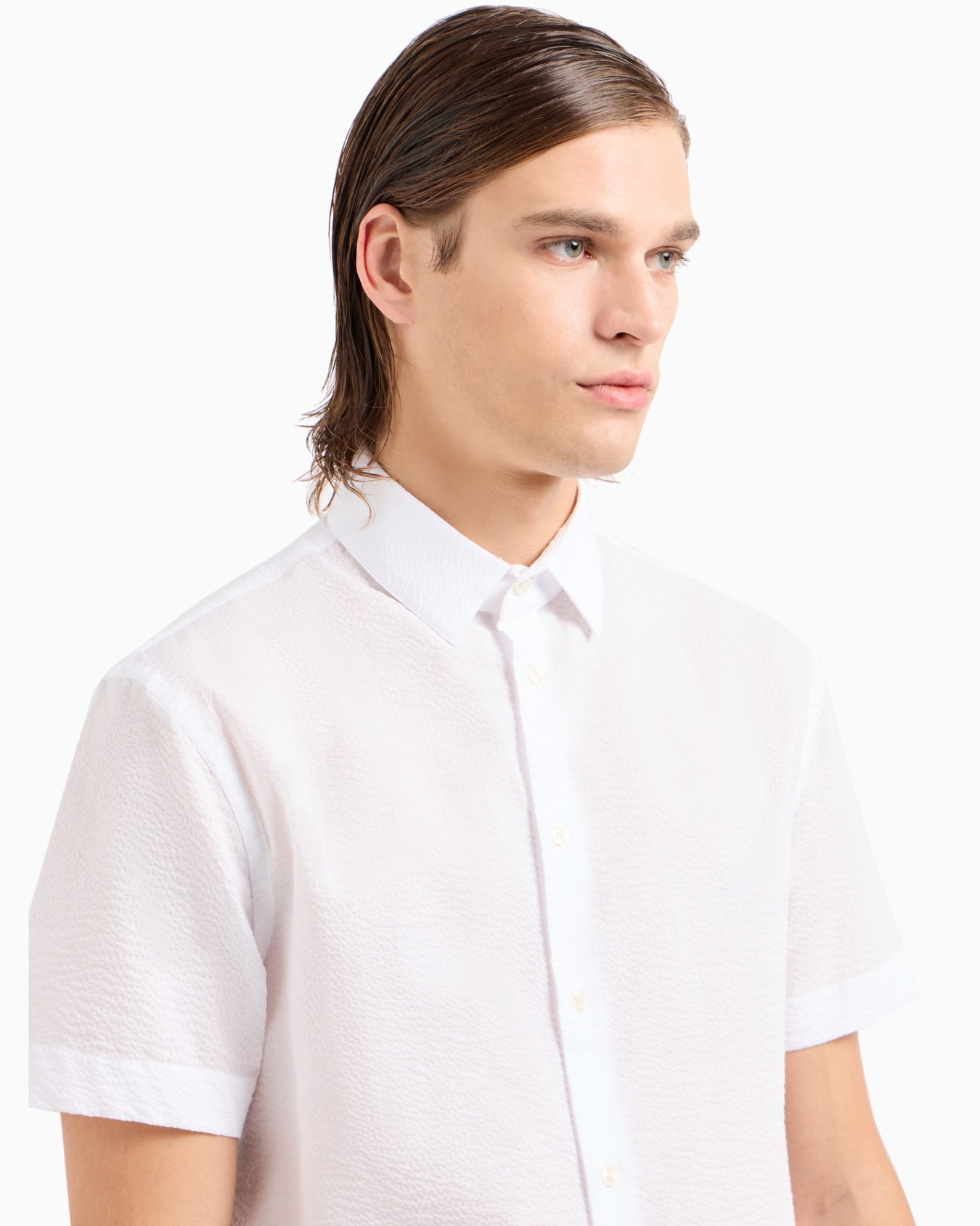 Cotton seersucker shirt in a regular fit with short sleeves Slide 4
