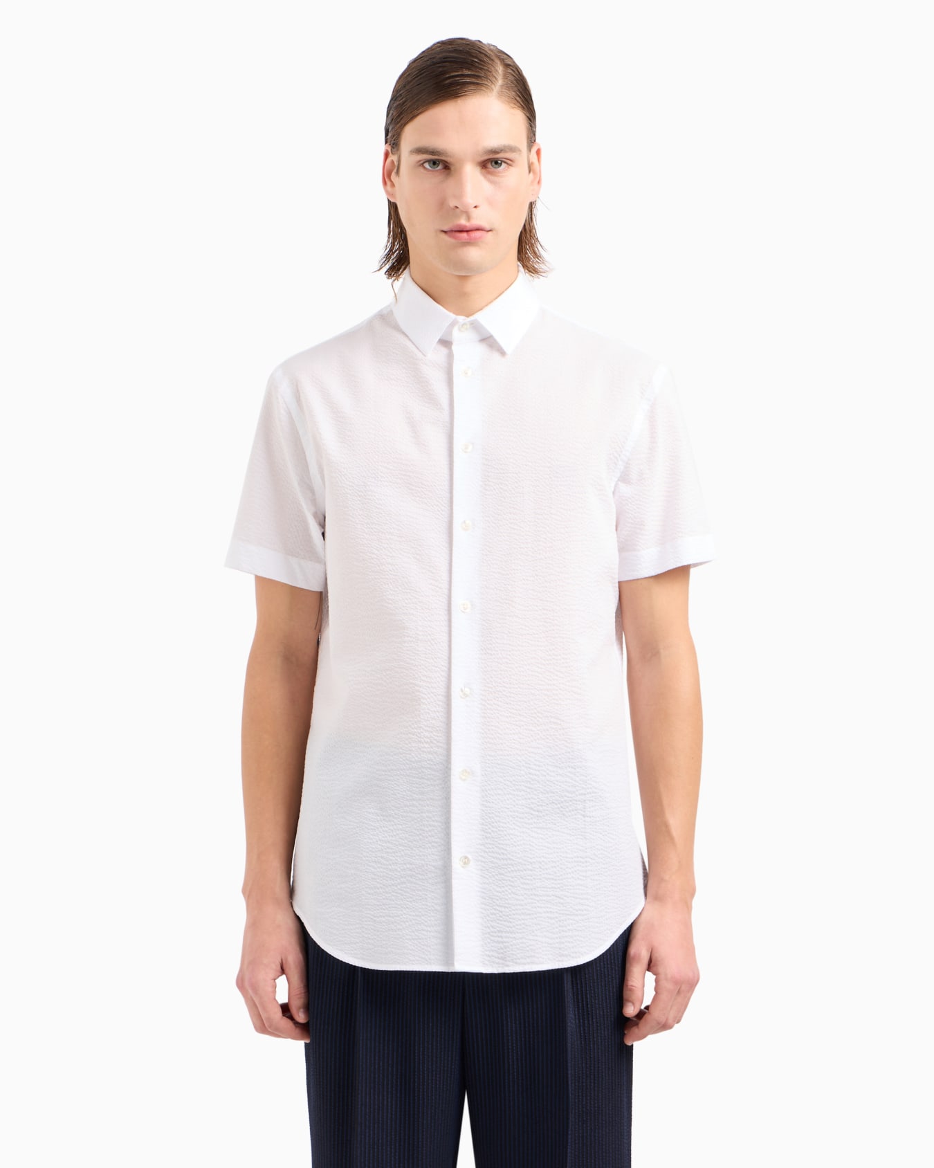 Cotton seersucker shirt in a regular fit with short sleeves Slide 1