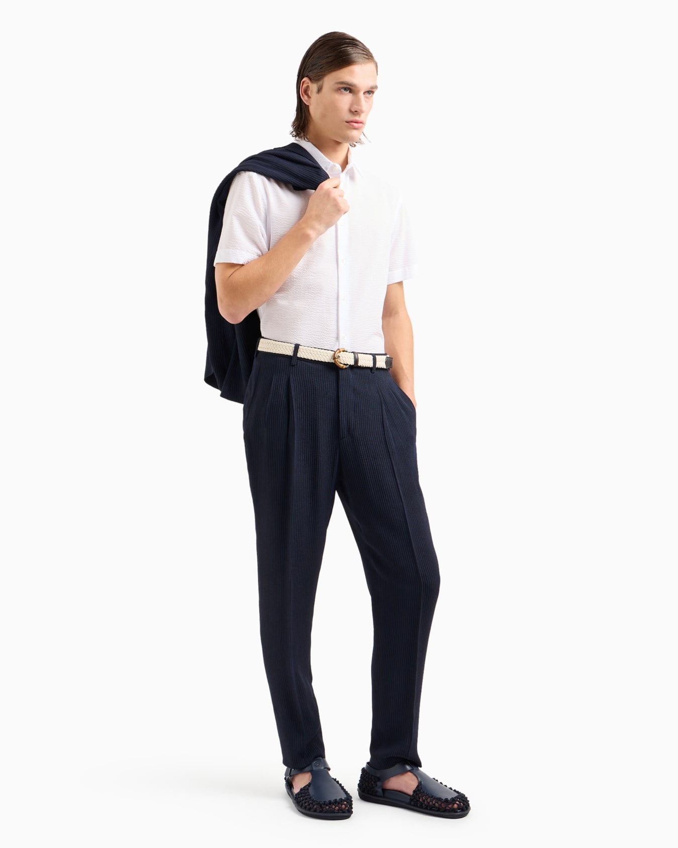 Cotton seersucker shirt in a regular fit with short sleeves Slide 3