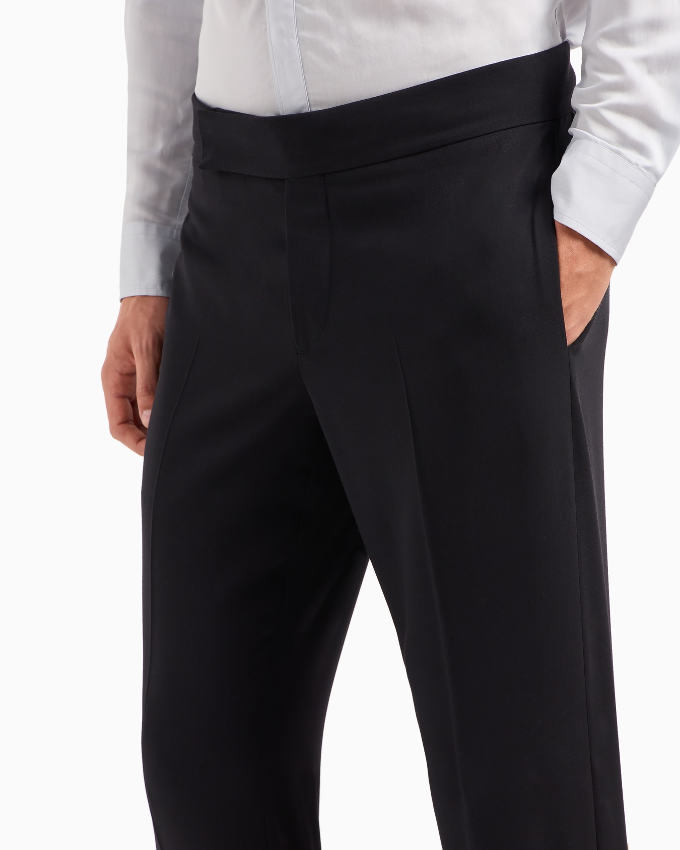 Wool crêpe flat-front trousers Diapositiva 4