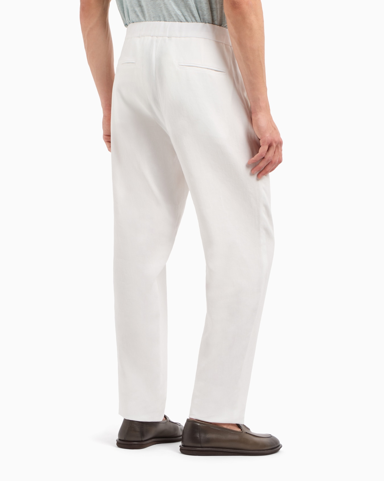 Single-dart, pure linen canvas trousers Slide 2