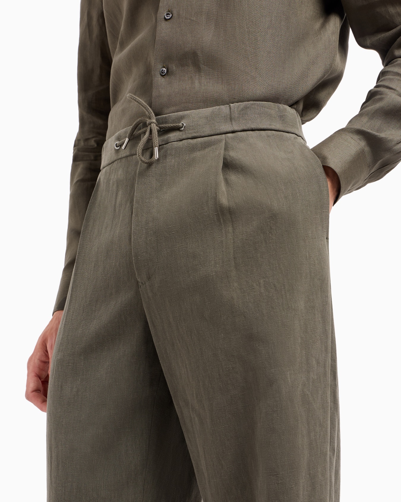 Single-dart, pure linen canvas trousers Slide 4