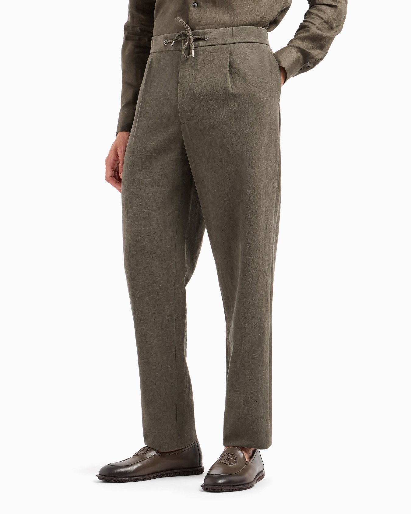 Single-dart, pure linen canvas trousers Slide 1