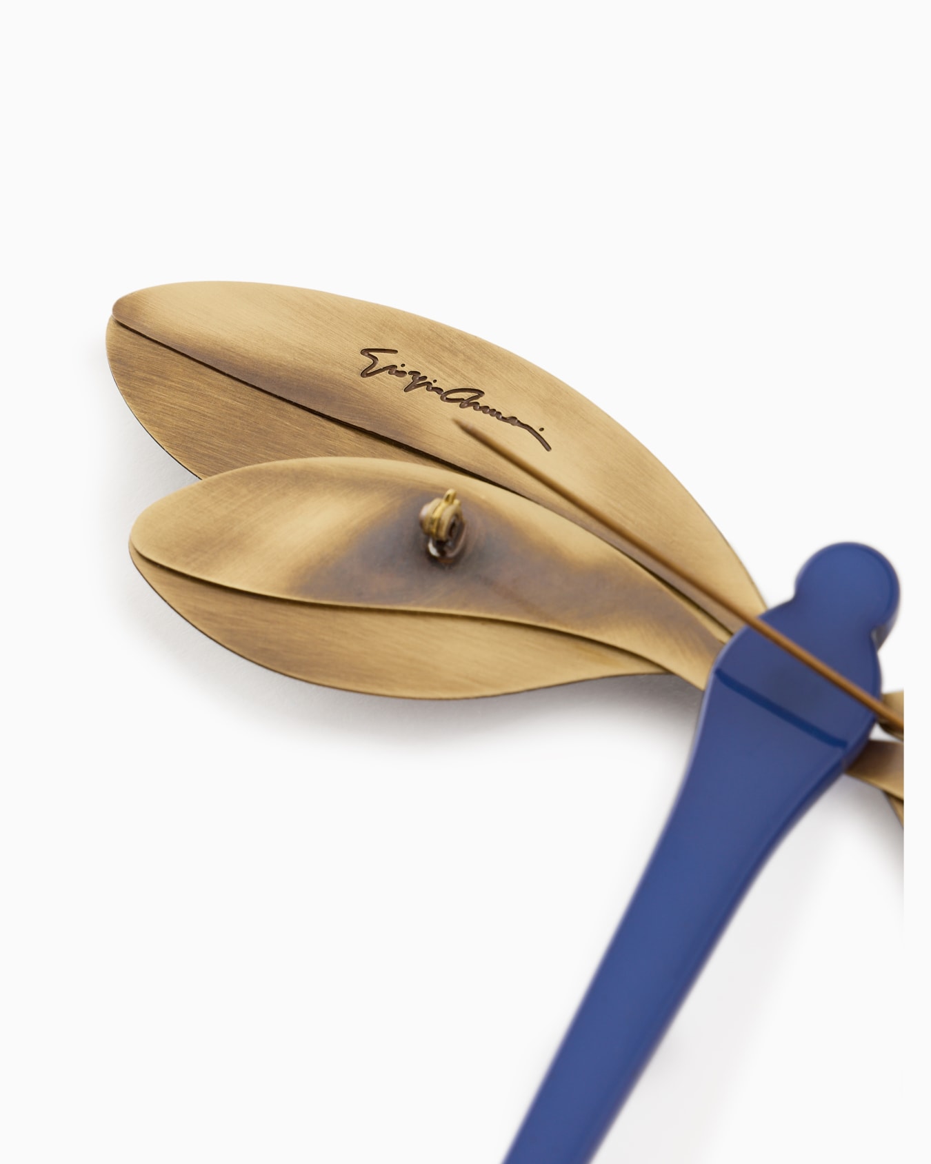Dragonfly-shaped enamelled brooch Slide 1