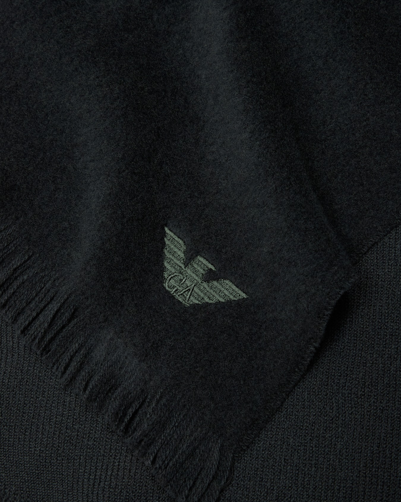 Virgin-wool scarf with micro eagle embroidery Slide 1