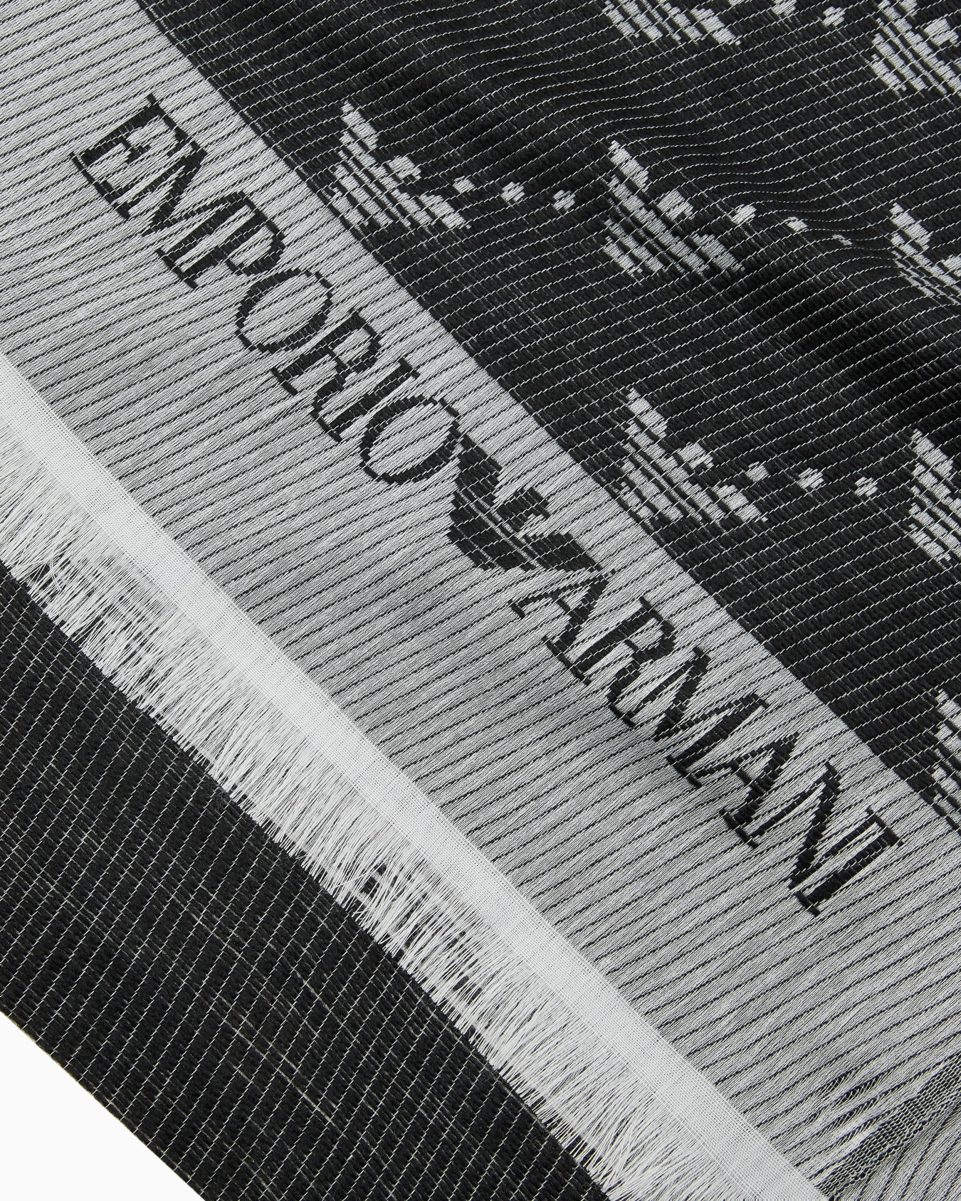 Jacquard stole with all-over eagles Slide 1