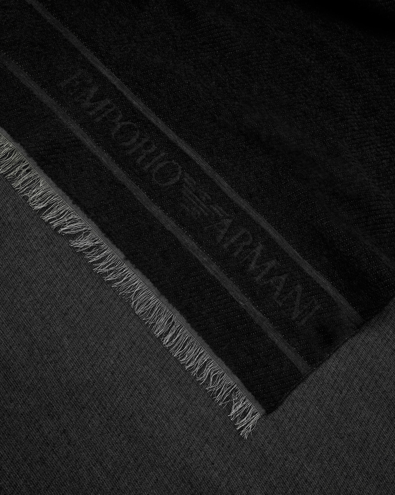 Jacquard logo stole Slide 1
