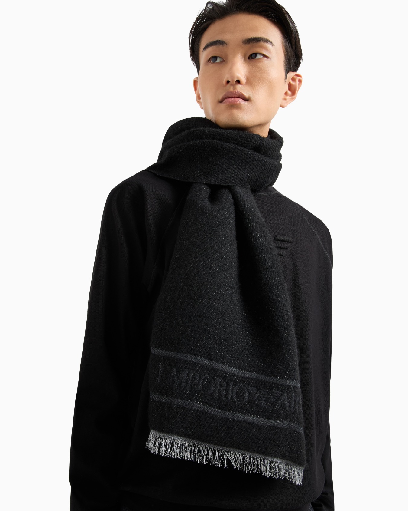 Jacquard logo stole Slide 2