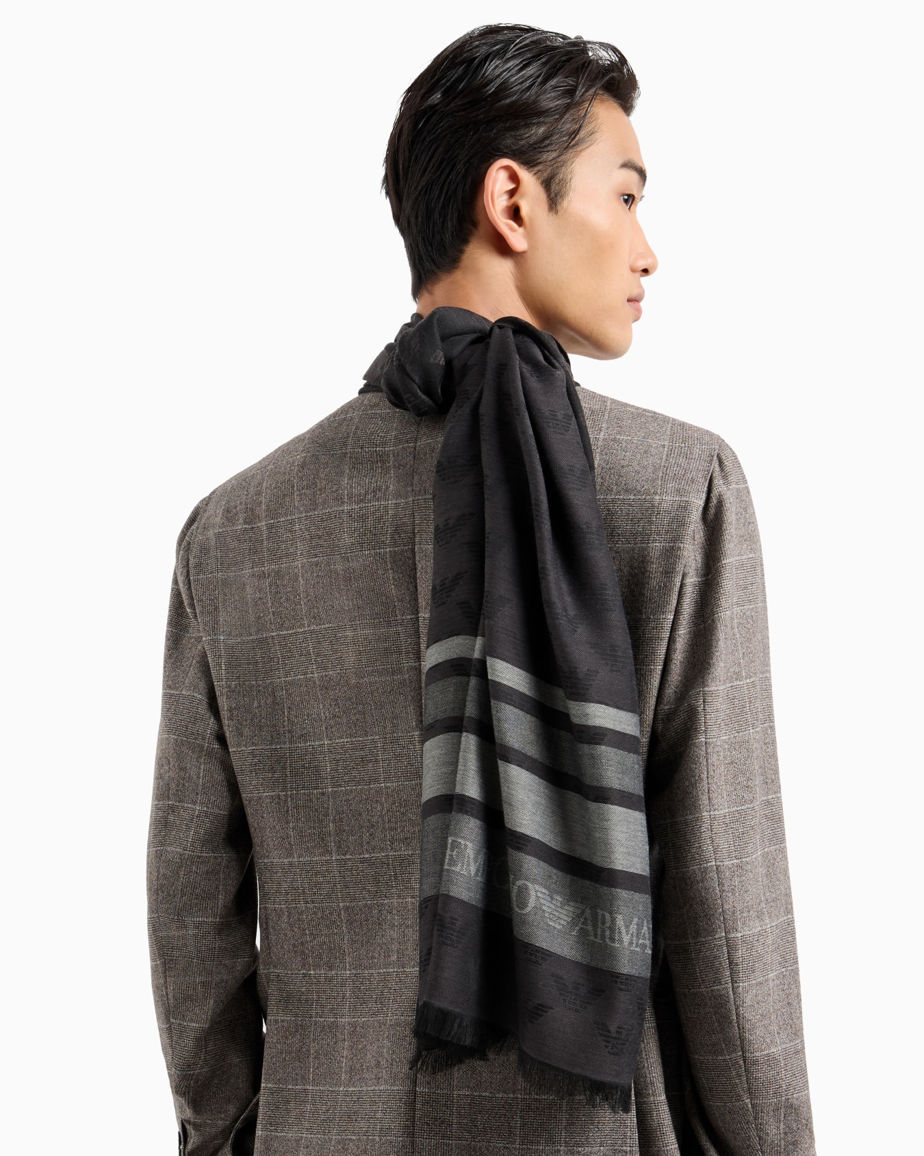 Étole en mélange modal et jacquard avec aigle all over Diapositive 2