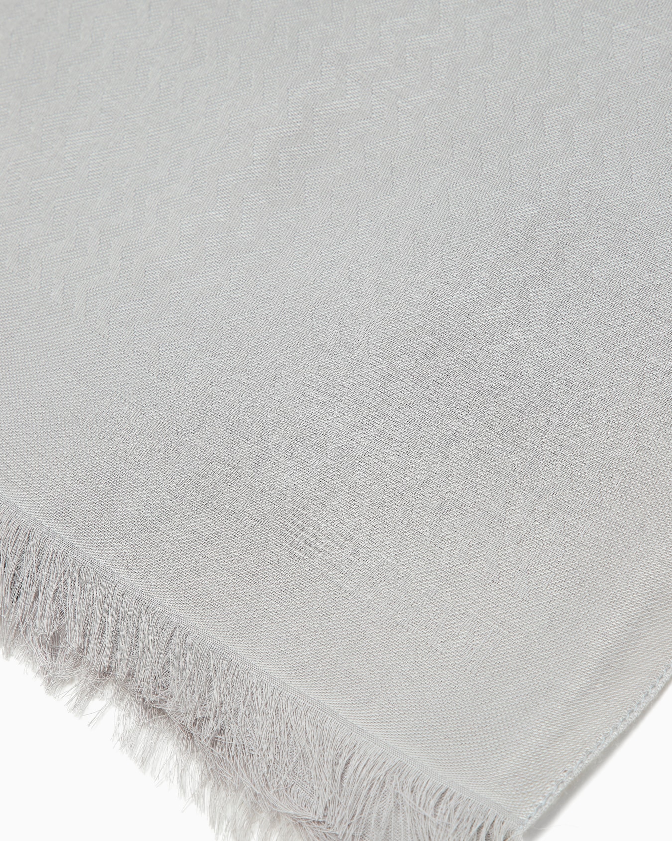 Light fabric stole in a modal and viscose blend Slide 1