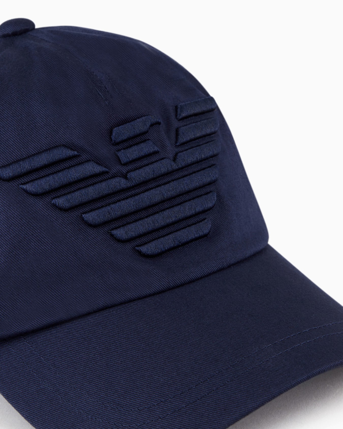 Baseball cap with embroidered oversized eagle Slide 2