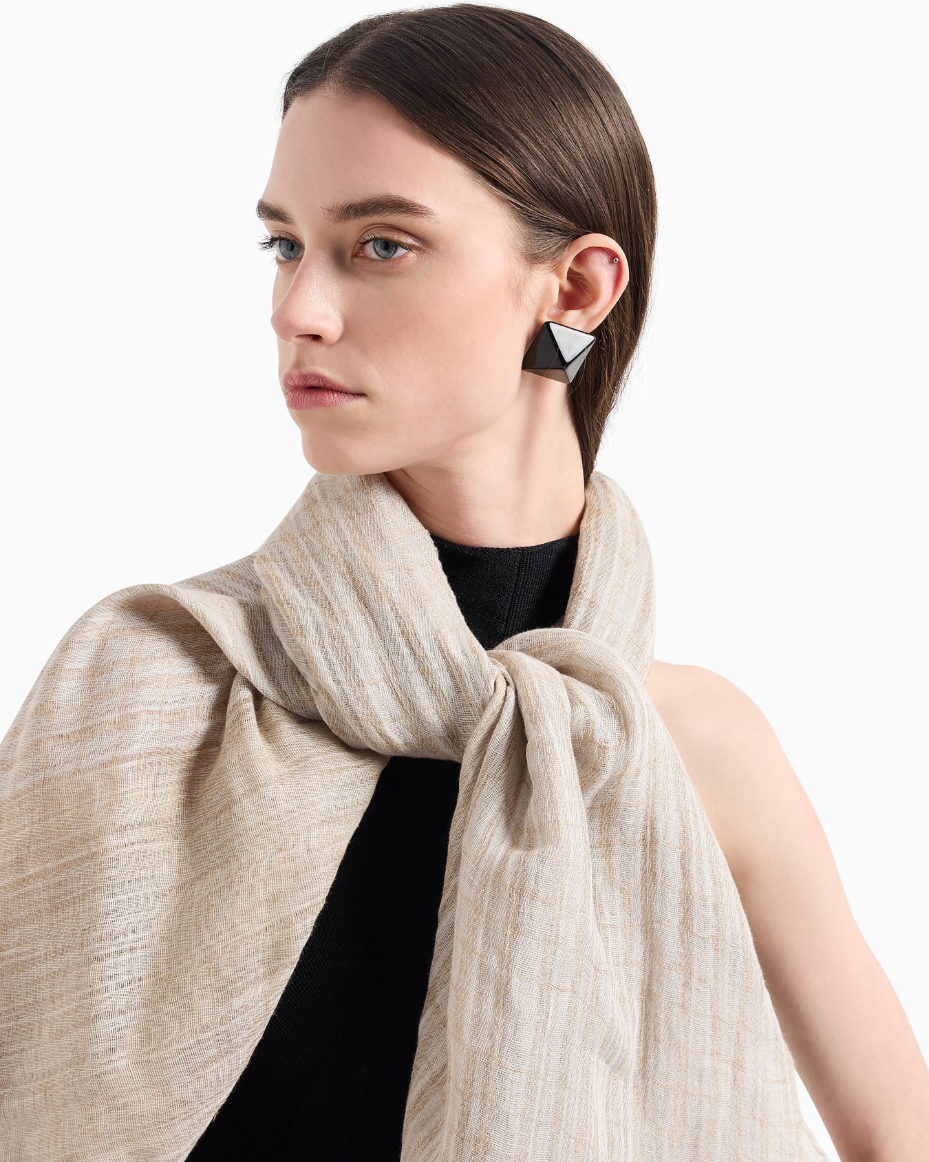 Linen blend and modal mix jacquard stole Slide 2